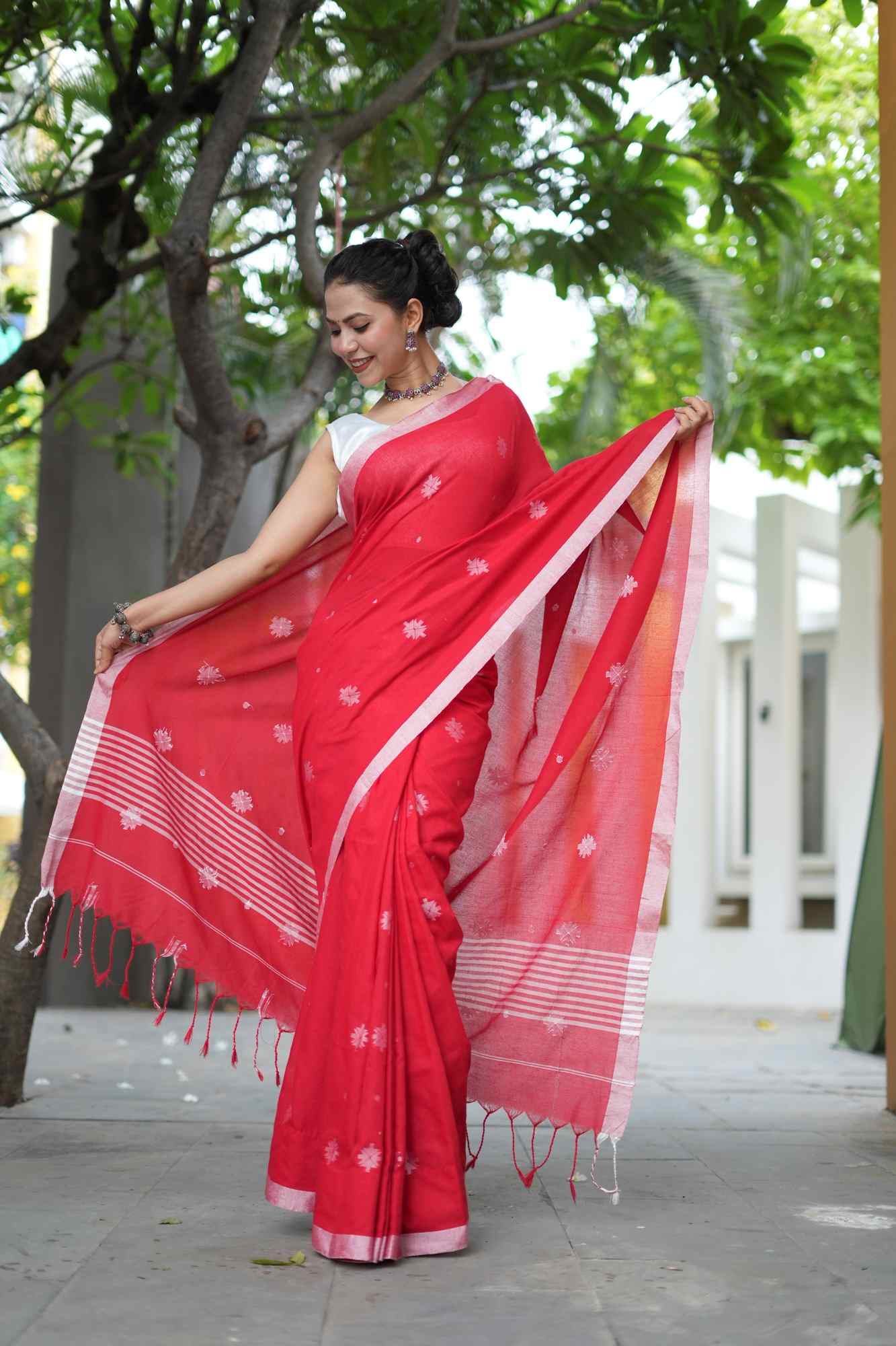 Traditional Jamdani Weaving Premium Cotton Ready to Wear Saree