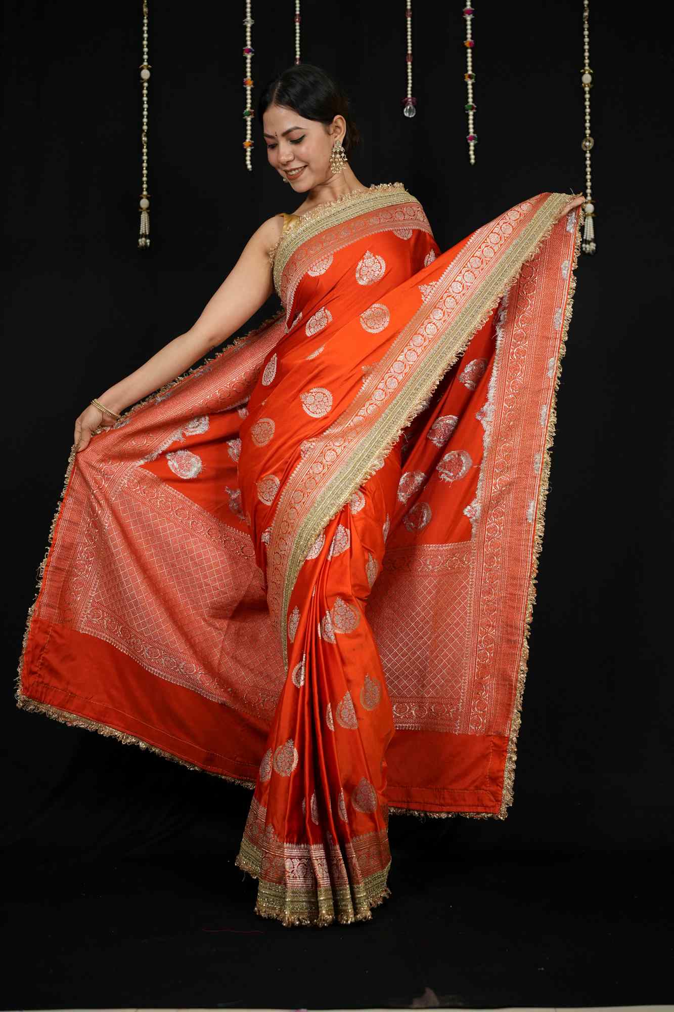 Beautiful Red Banarasi Mashru Silk with Golden Zari Weaved & Minakari Boota Wrap in 1 Minute Saree