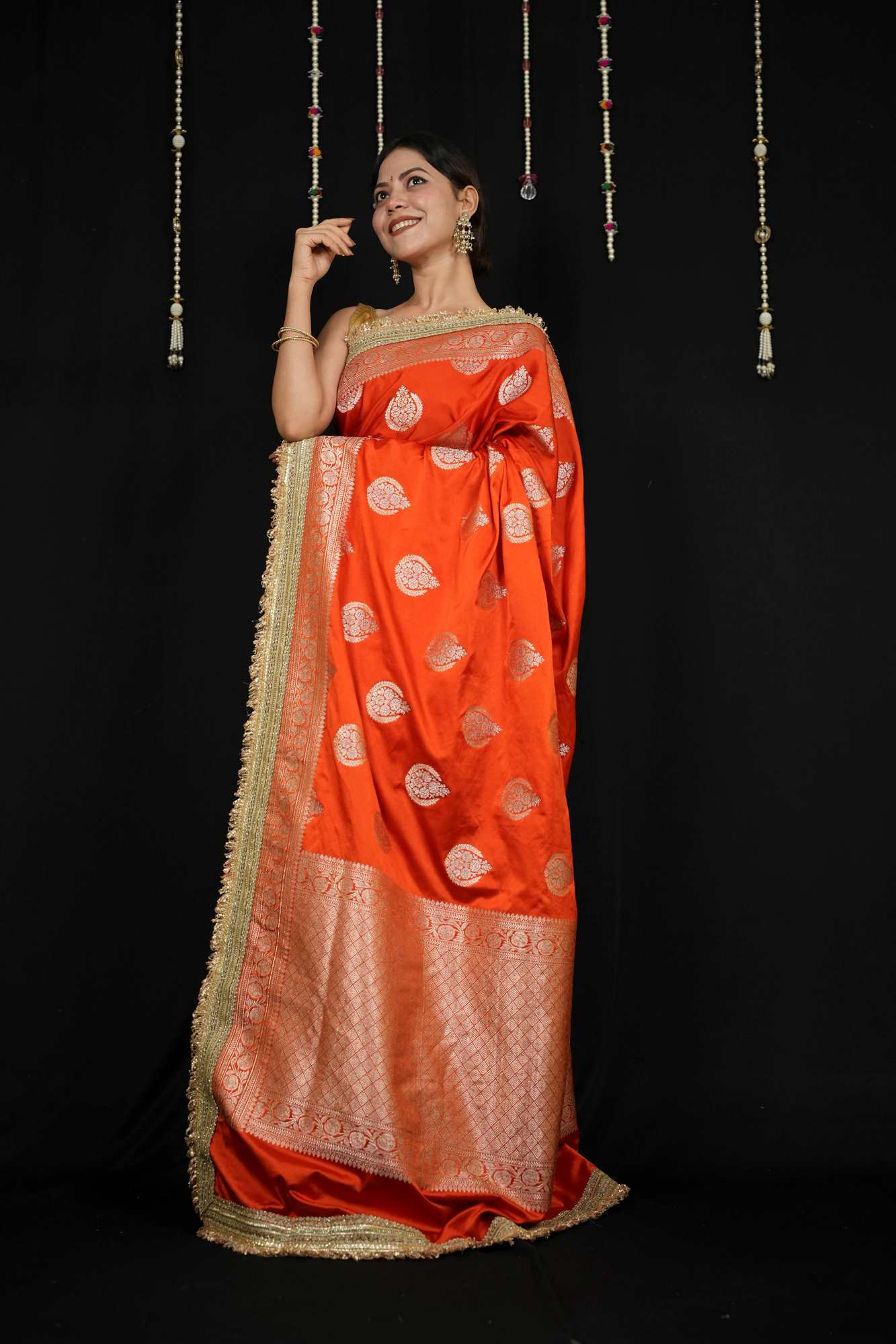 Beautiful Red Banarasi Mashru Silk with Golden Zari Weaved & Minakari Boota Wrap in 1 Minute Saree