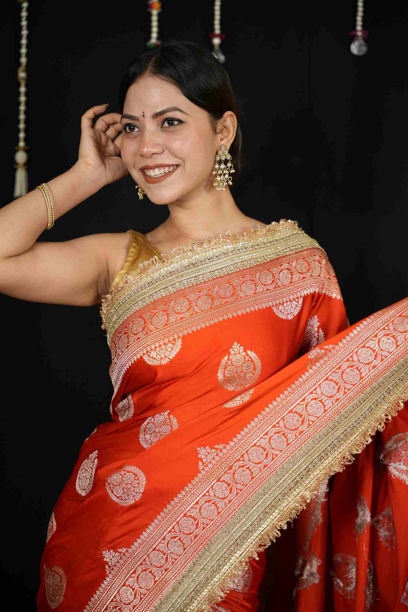 Beautiful Red Banarasi Mashru Silk with Golden Zari Weaved & Minakari Boota Wrap in 1 Minute Saree