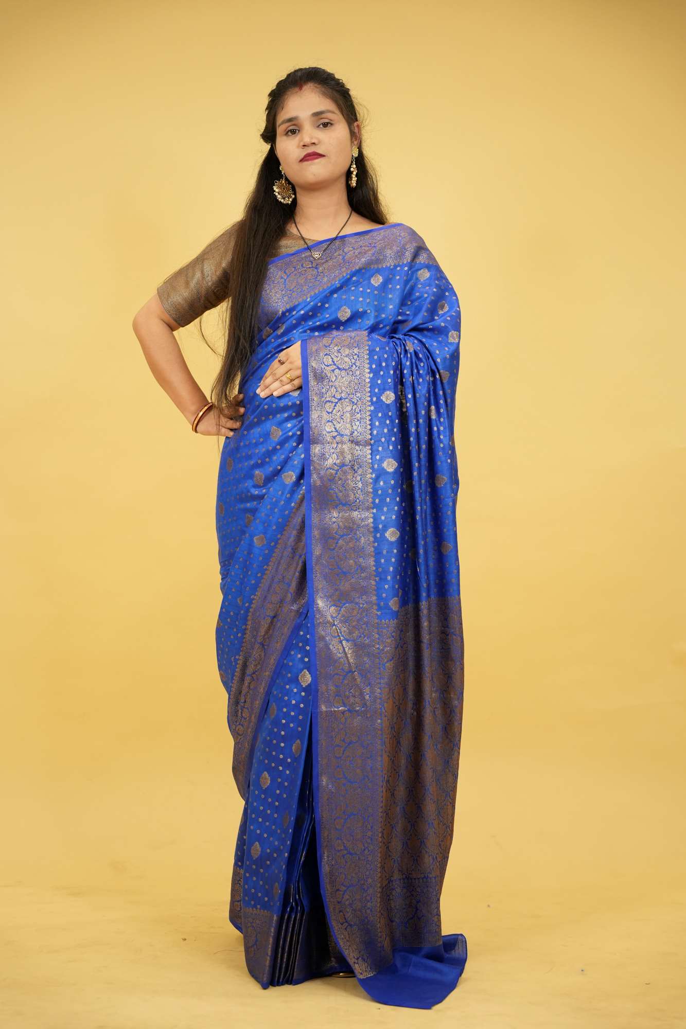Pure Munga Tussar Silk with Meenakari Butta & Banarasi Bordered 1 Minute Saree