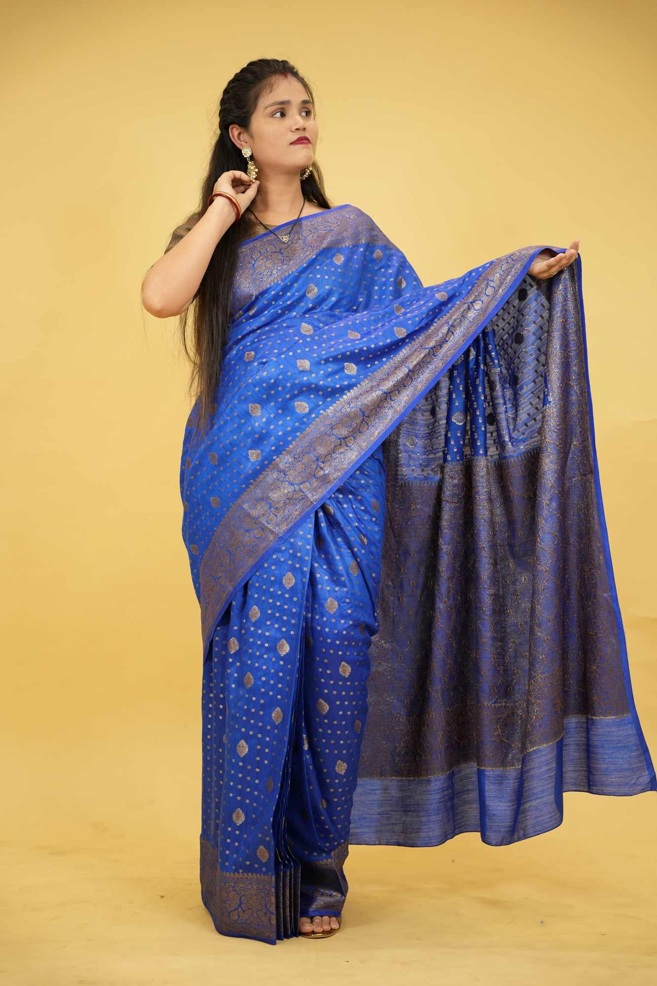 Pure Munga Tussar Silk with Meenakari Butta & Banarasi Bordered 1 Minute Saree