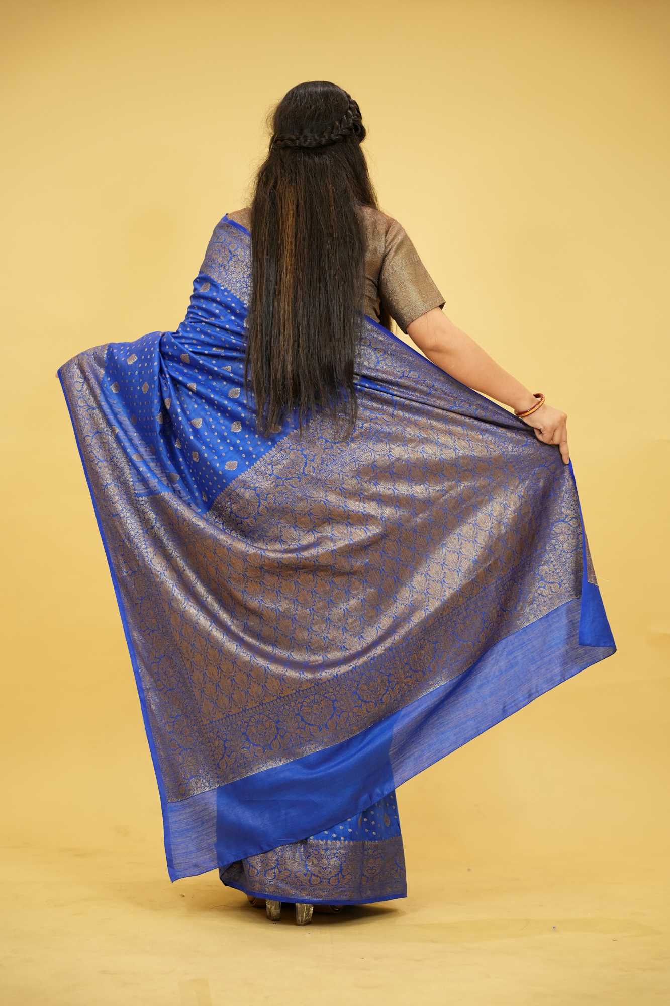 Pure Munga Tussar Silk with Meenakari Butta & Banarasi Bordered 1 Minute Saree