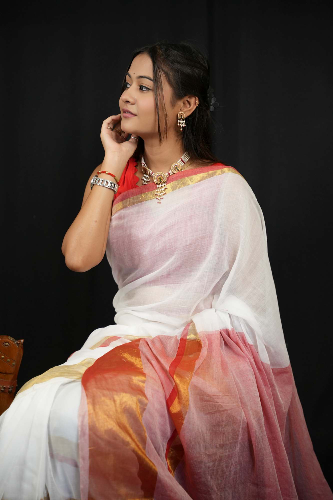 Mulmul Cotton with Opulent Gold Zari Border & Crimson Pallu Ready To wear Saree