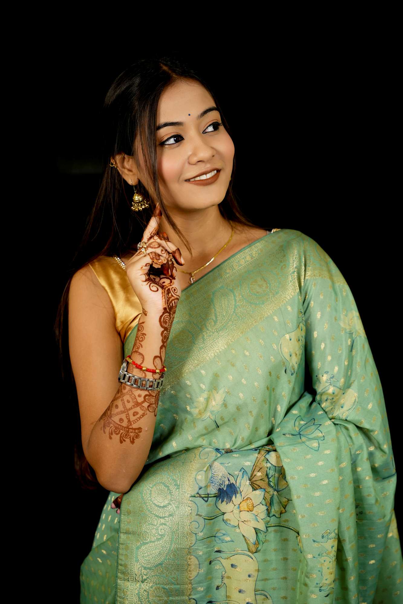 Viscose Georgette with Woven Detailing, Digital Prints & Tassels Ready To Wear Saree