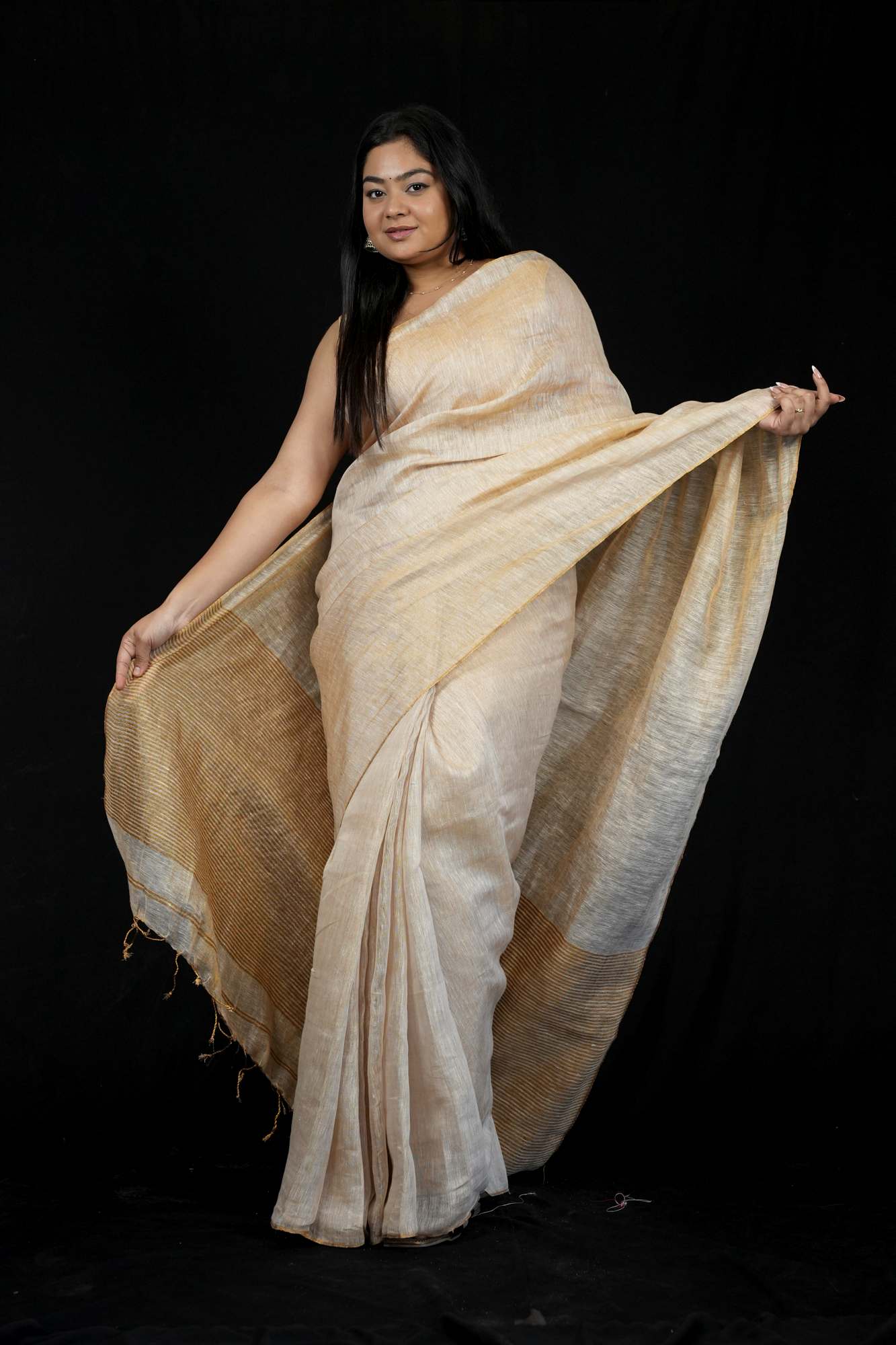 Tissue Linen with Shimmering Texture and Zari Border Ready To Wear Saree