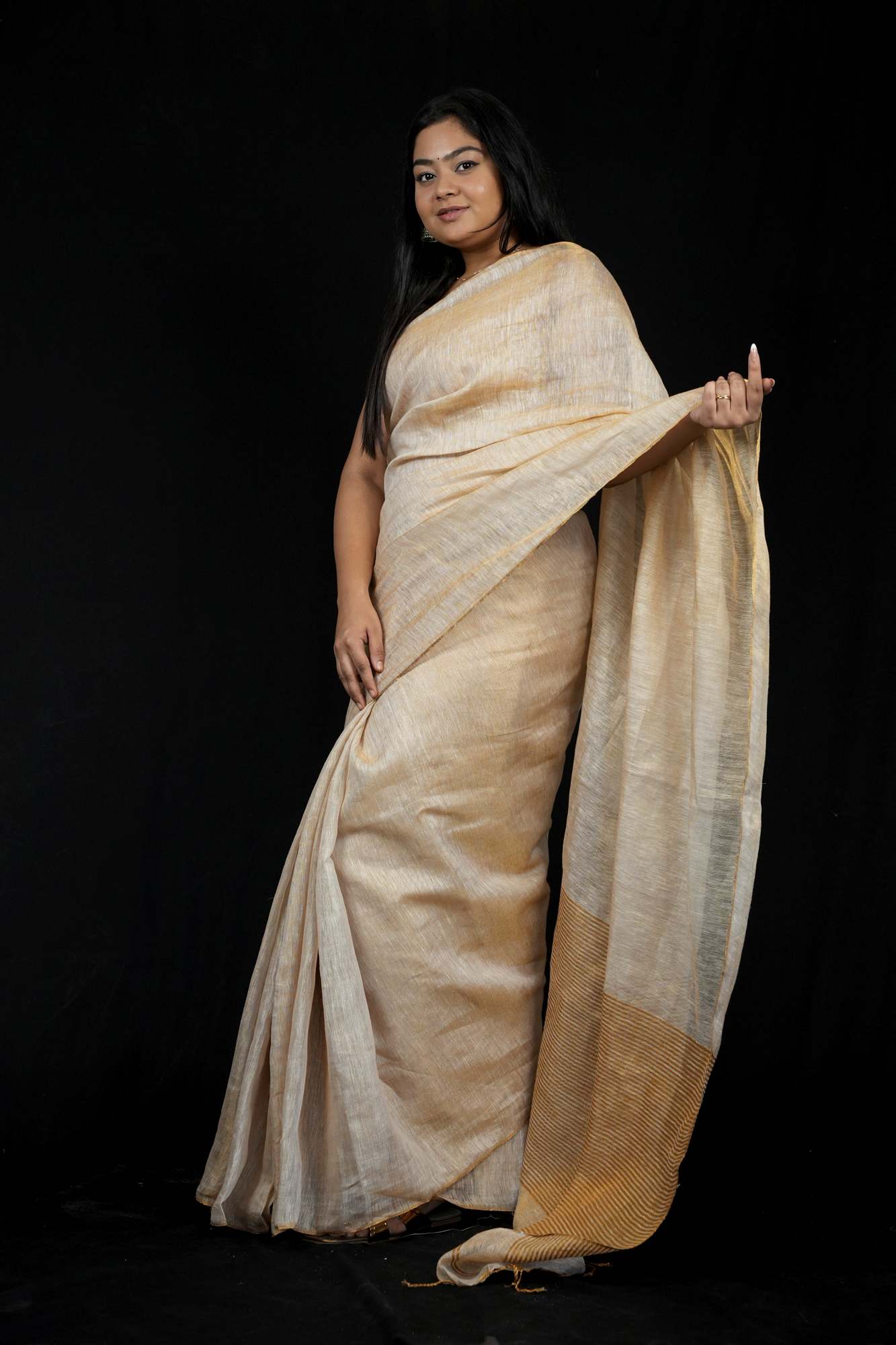 Tissue Linen with Shimmering Texture and Zari Border Ready To Wear Saree