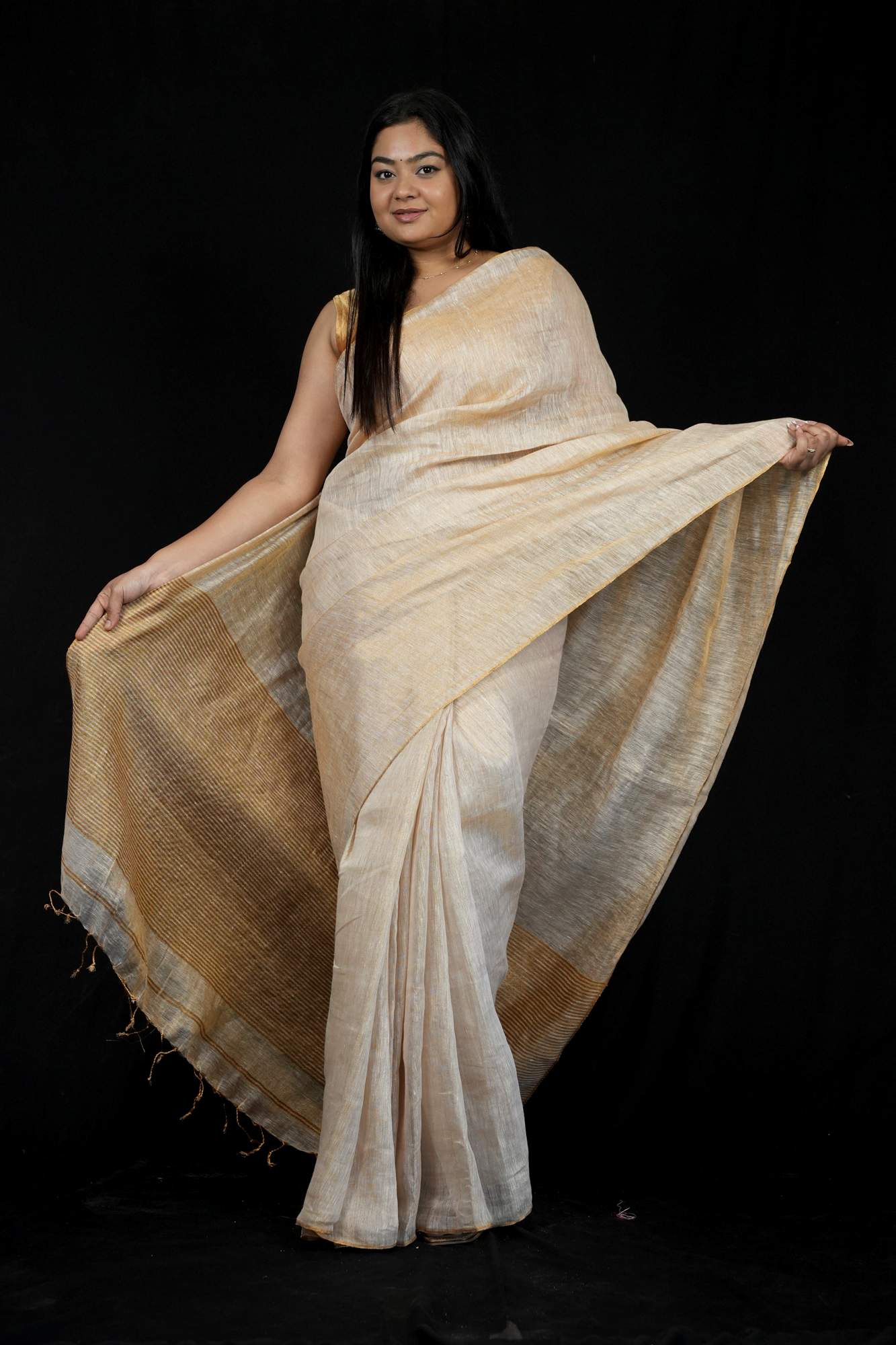Tissue Linen with Shimmering Texture and Zari Border Ready To Wear Saree