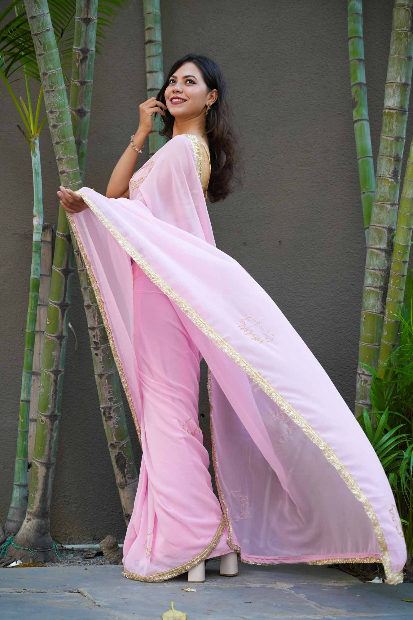 Hand Cutdanawork & Fringe Border Ready To Wear Saree