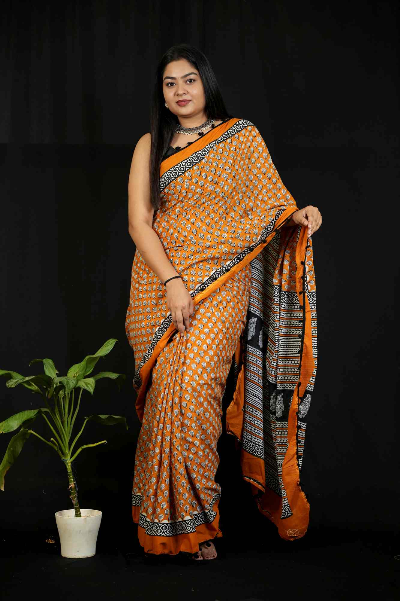 MUSTARD & BLACK SANGANERI COTTON MUL MUL PRINTED 1 MINUTE SAREE WITH POMPOM