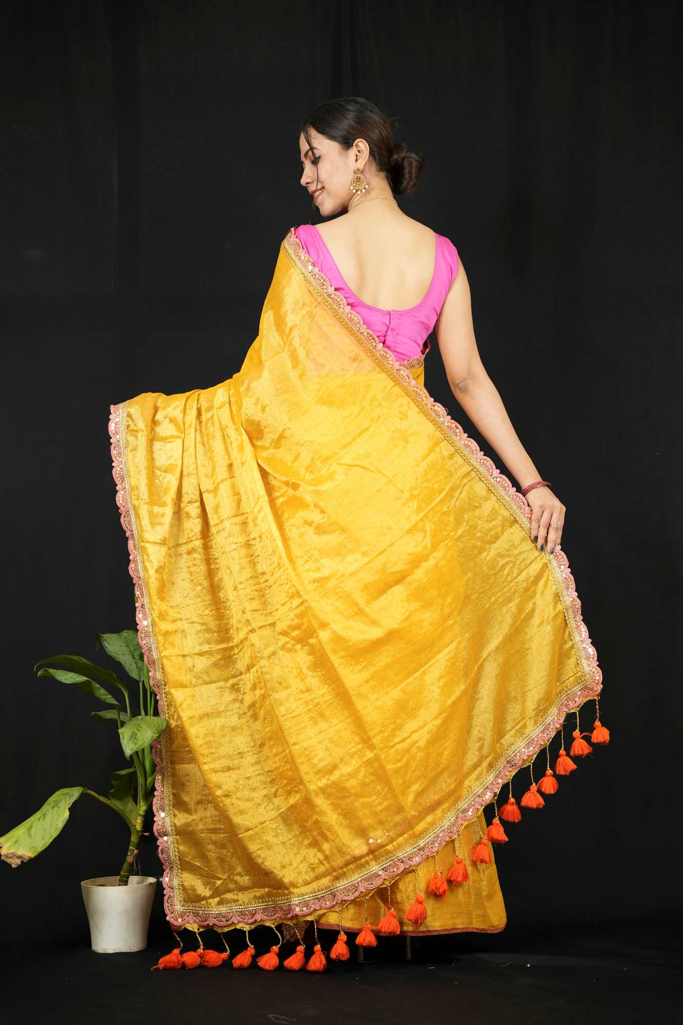 Dhoop Chaanv Tissue with Lace Border & Designer Tassel On Pallu 1 Minute Saree