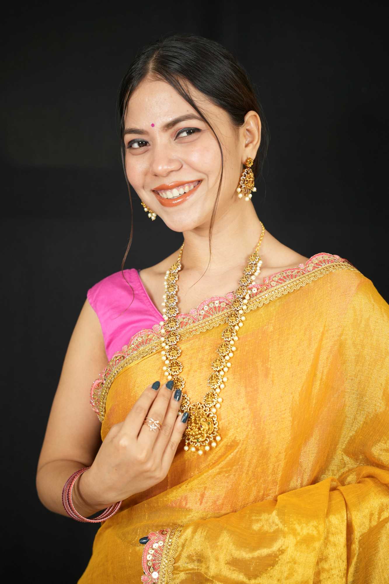 Dhoop Chaanv Tissue with Lace Border & Designer Tassel On Pallu 1 Minute Saree