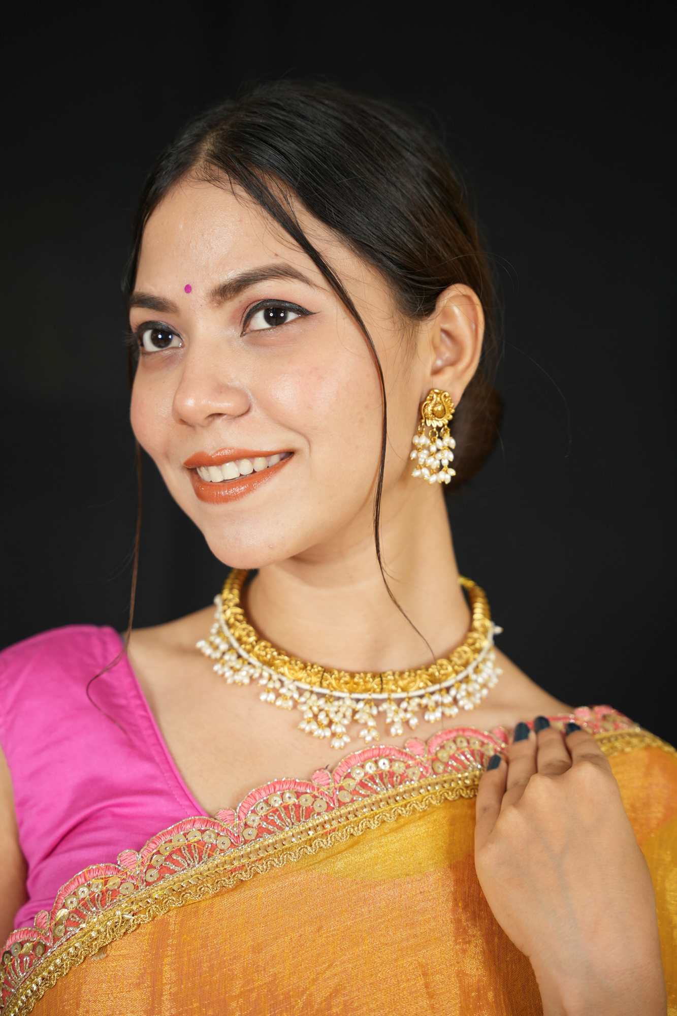 Regal Heritage Gold Necklace Set with Pearl Embellishments & Matching Earrings