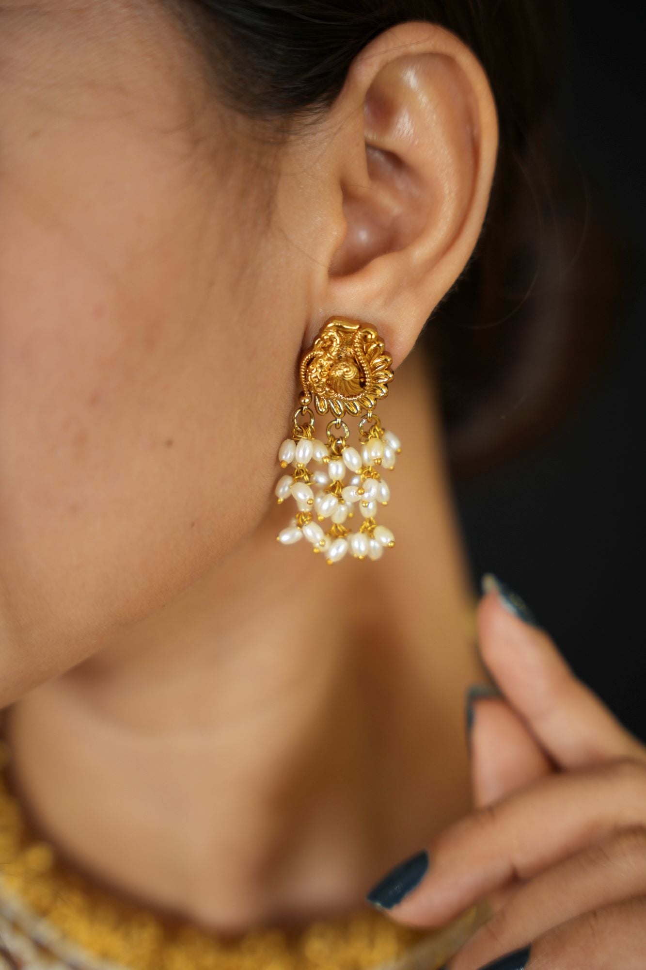 Regal Heritage Gold Necklace Set with Pearl Embellishments & Matching Earrings