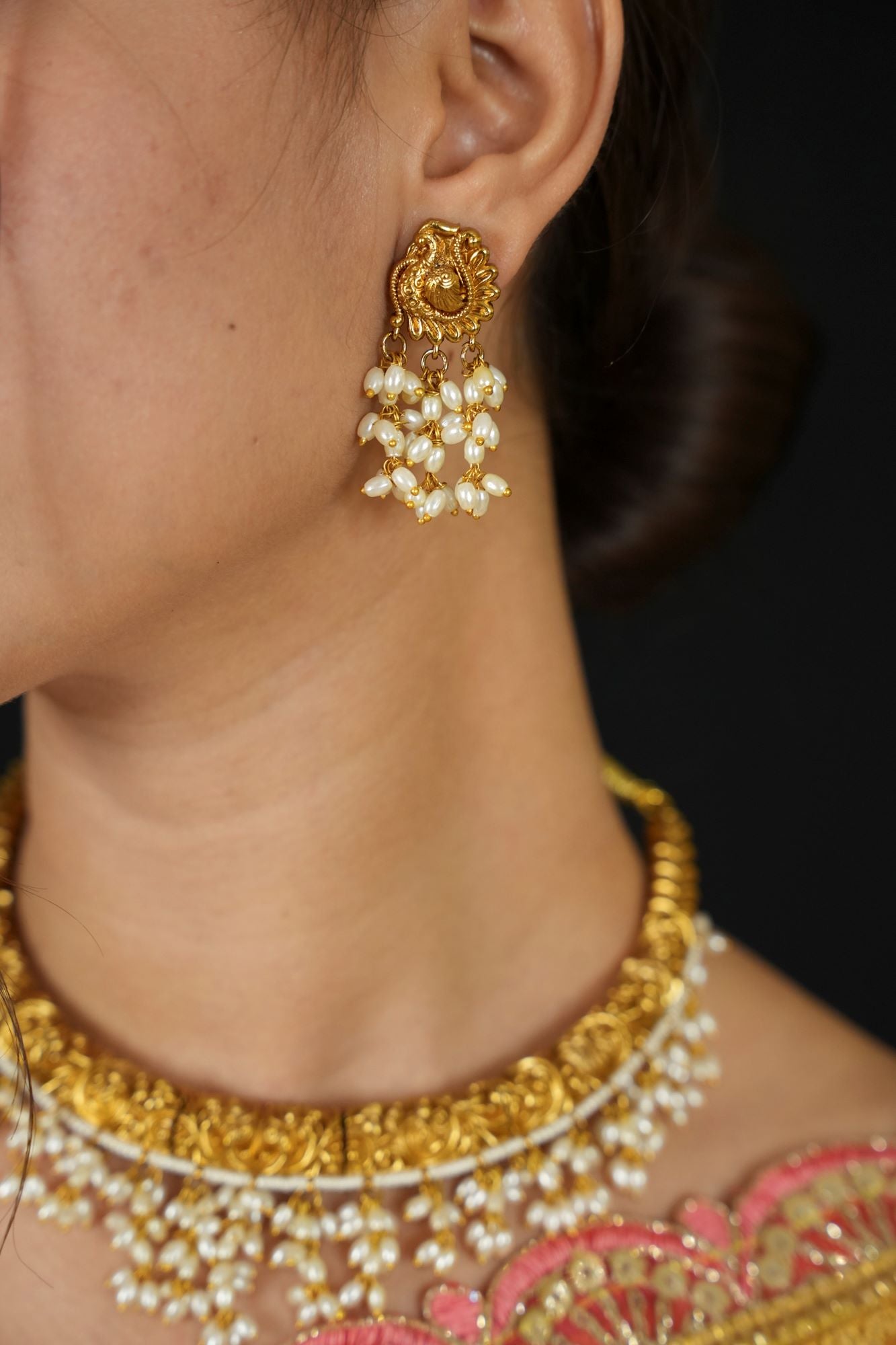 Regal Heritage Gold Necklace Set with Pearl Embellishments & Matching Earrings