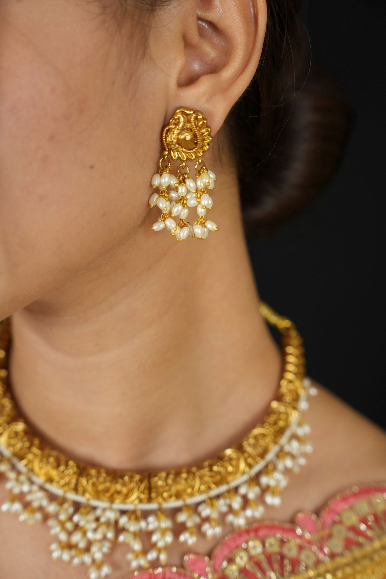 Regal Heritage Gold Necklace Set with Pearl Embellishments & Matching Earrings