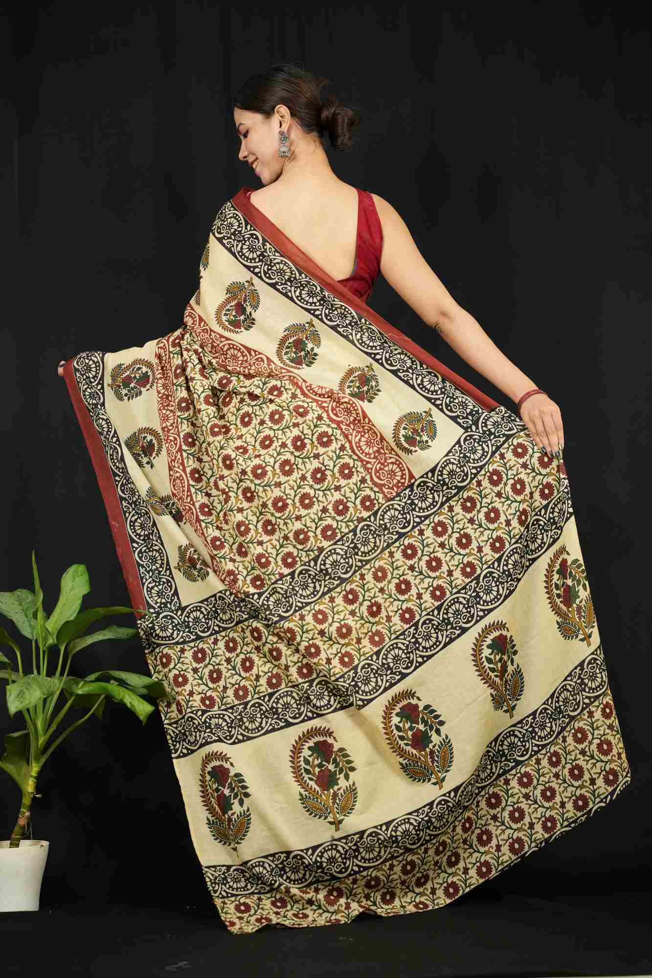 Mul Mul Cotton Kalamkari Hand Printed With Contrast Border Ready to Wear Saree