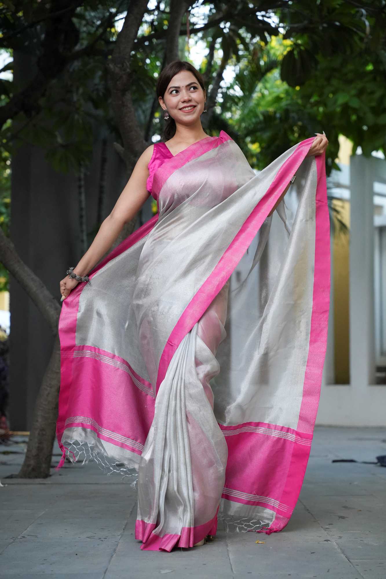 SOFT TISSUE WITH CONTRAST BORDAR READY TO WEAR SAREE