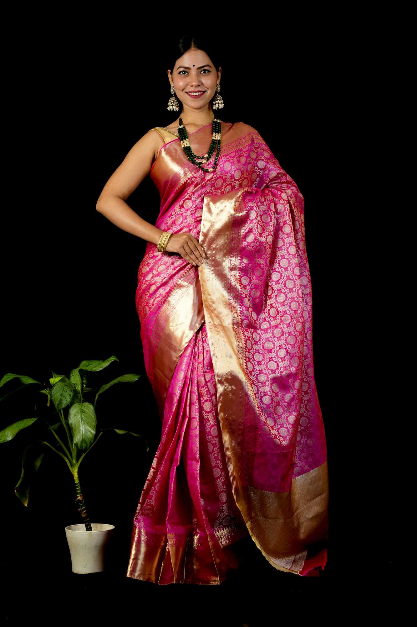 Shruti Hassan inspired Kanchi Pattu with Overall Golden Zari Jal work with pattu border Wrap in 1 minute Saree