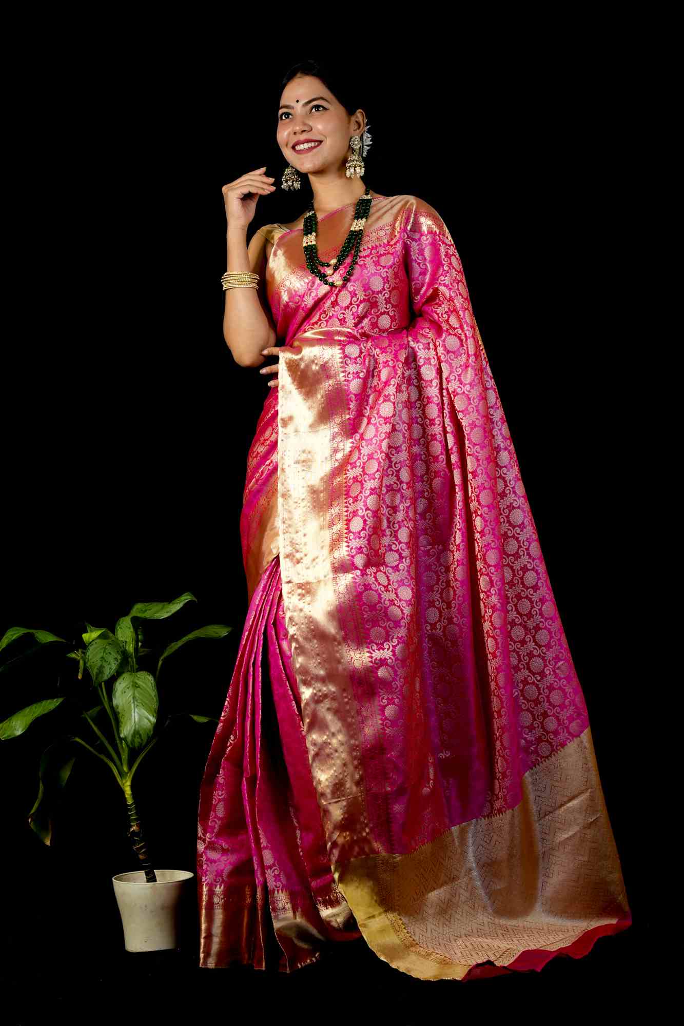 Shruti Hassan inspired Kanchi Pattu with Overall Golden Zari Jal work with pattu border Wrap in 1 minute Saree