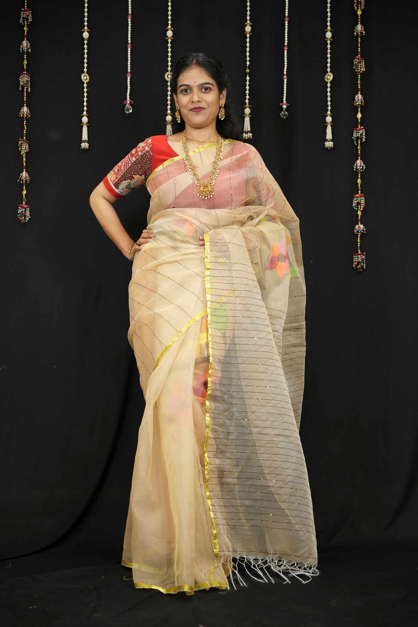 Elegant Pure Resham Silk Jamdani Handloom with Hand Woven , floral motifs & Golden Border Wrap in 1 minute Saree