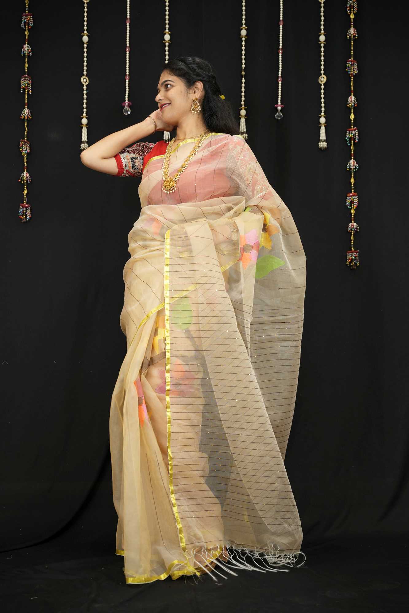 Elegant Pure Resham Silk Jamdani Handloom with Hand Woven , floral motifs & Golden Border Wrap in 1 minute Saree
