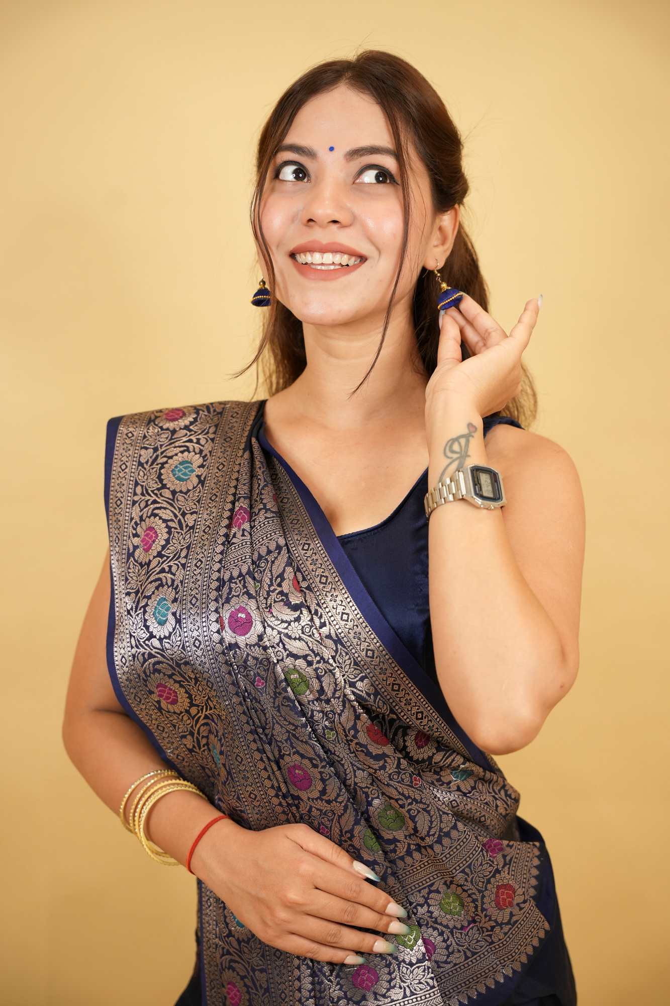 Munga weave Floral Jaal with Meenakari Ready To Wear Saree