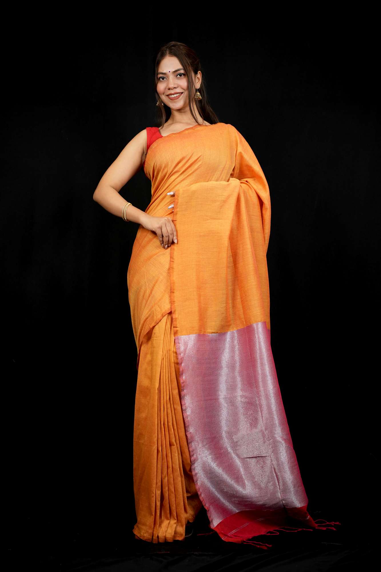 Mustard & Silver Shimmer Pallu Prestitched Saree – Lightweight, Elegant & Always Flattering