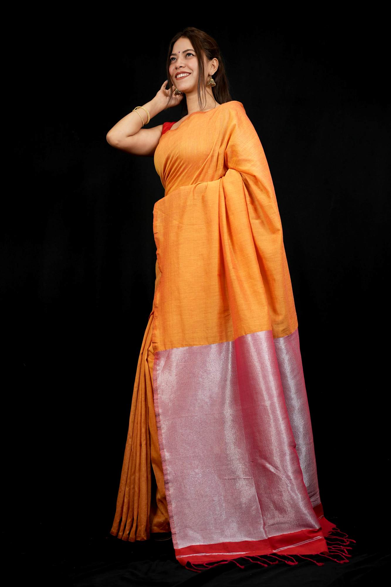 Mustard & Silver Shimmer Pallu Prestitched Saree – Lightweight, Elegant & Always Flattering