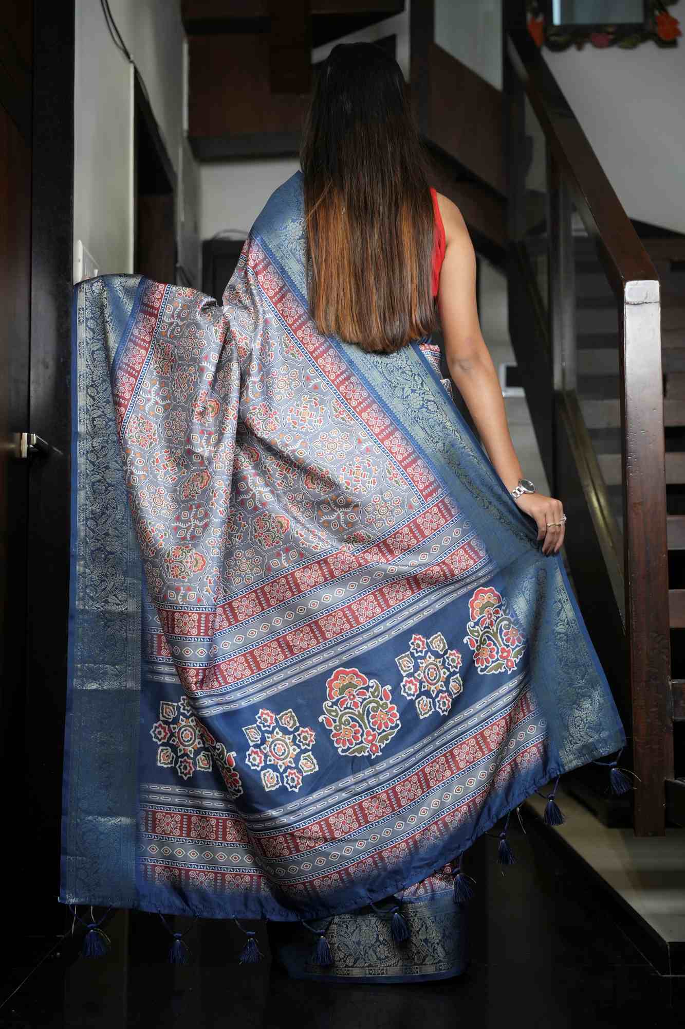 Soft Lichi Silk Jacquard Weaving Border Ready To Wear Saree