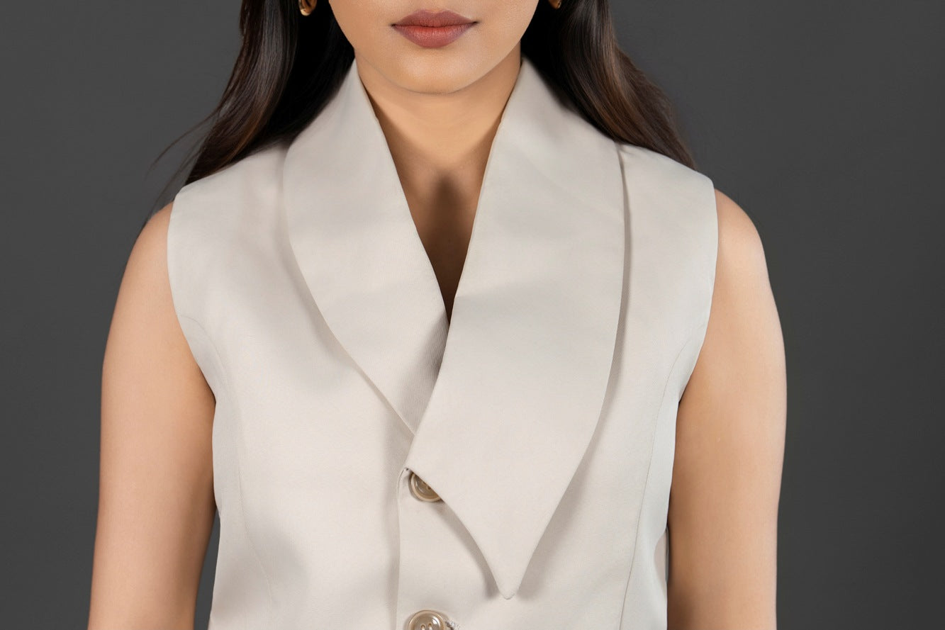 Sleeveless Exaggerated Collar Button-Down Front Waistcoat