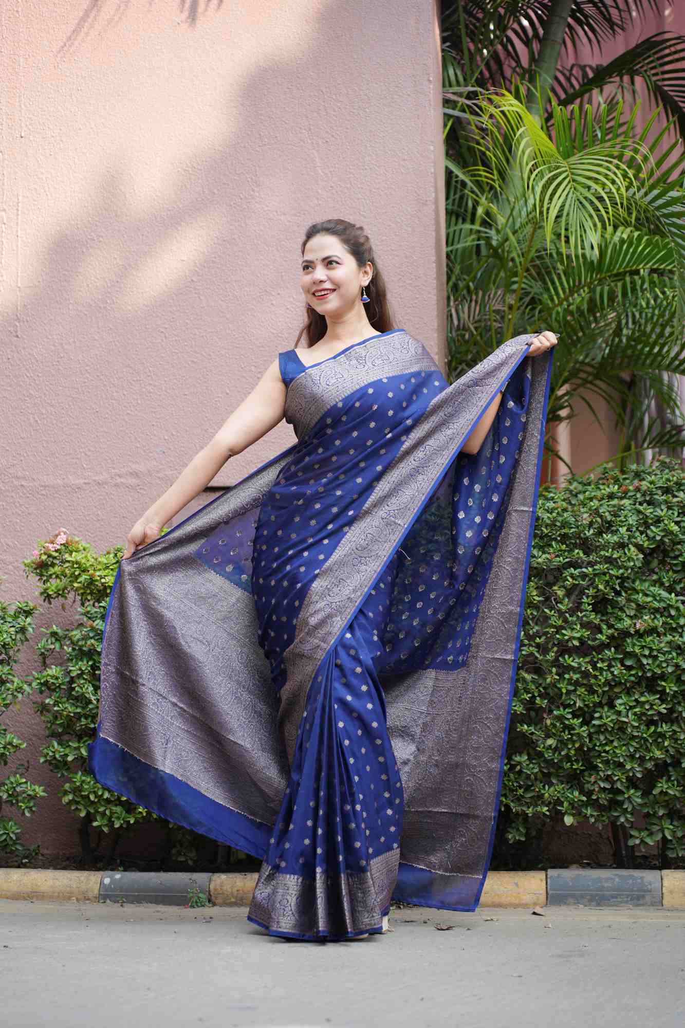 Banarasi with Rich Pallu, Zari Border & Handloom Wrap Ready To Wear Saree
