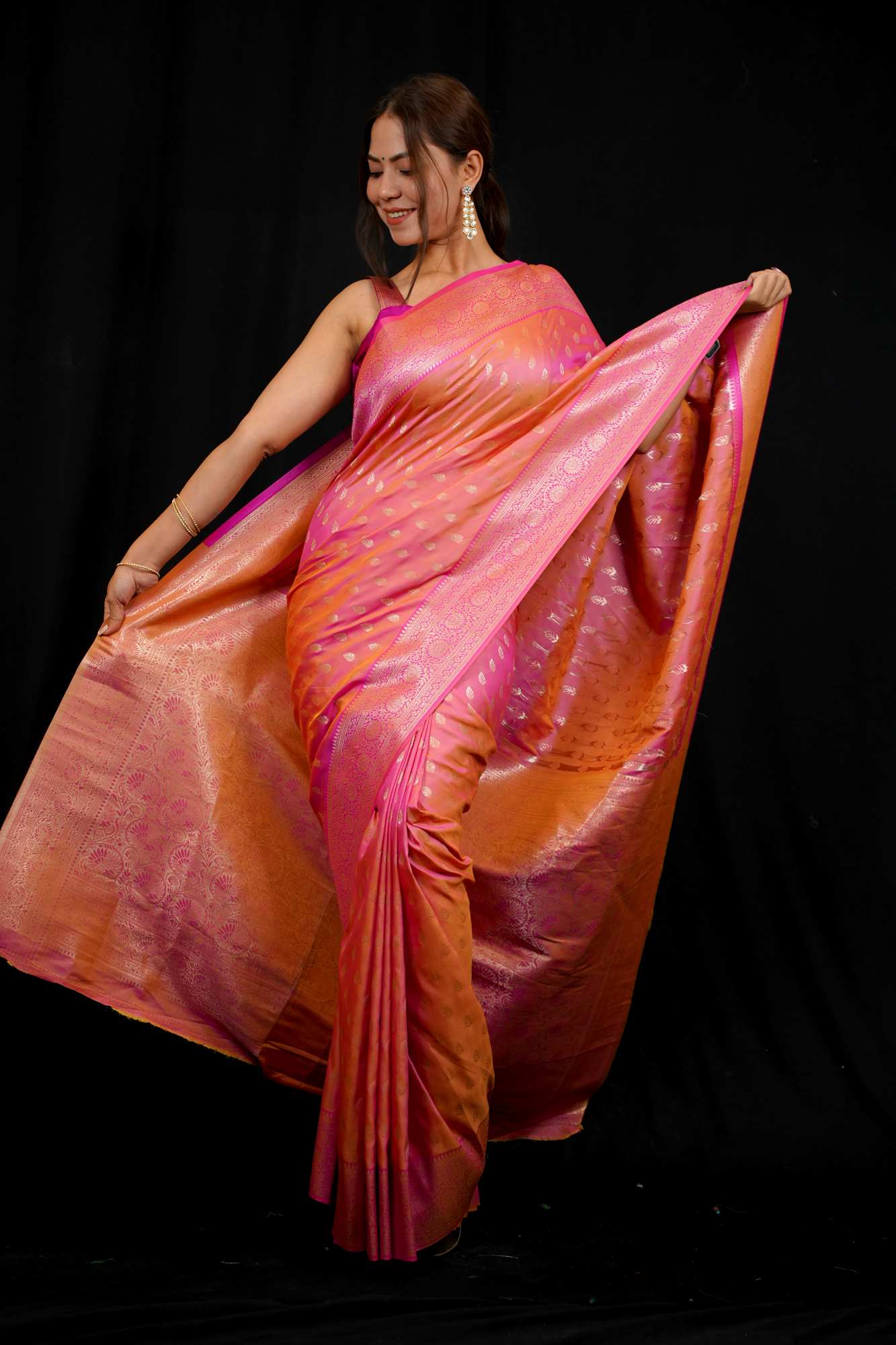 Kanjivaram with dhoop chaanv silk weave prestitched saree