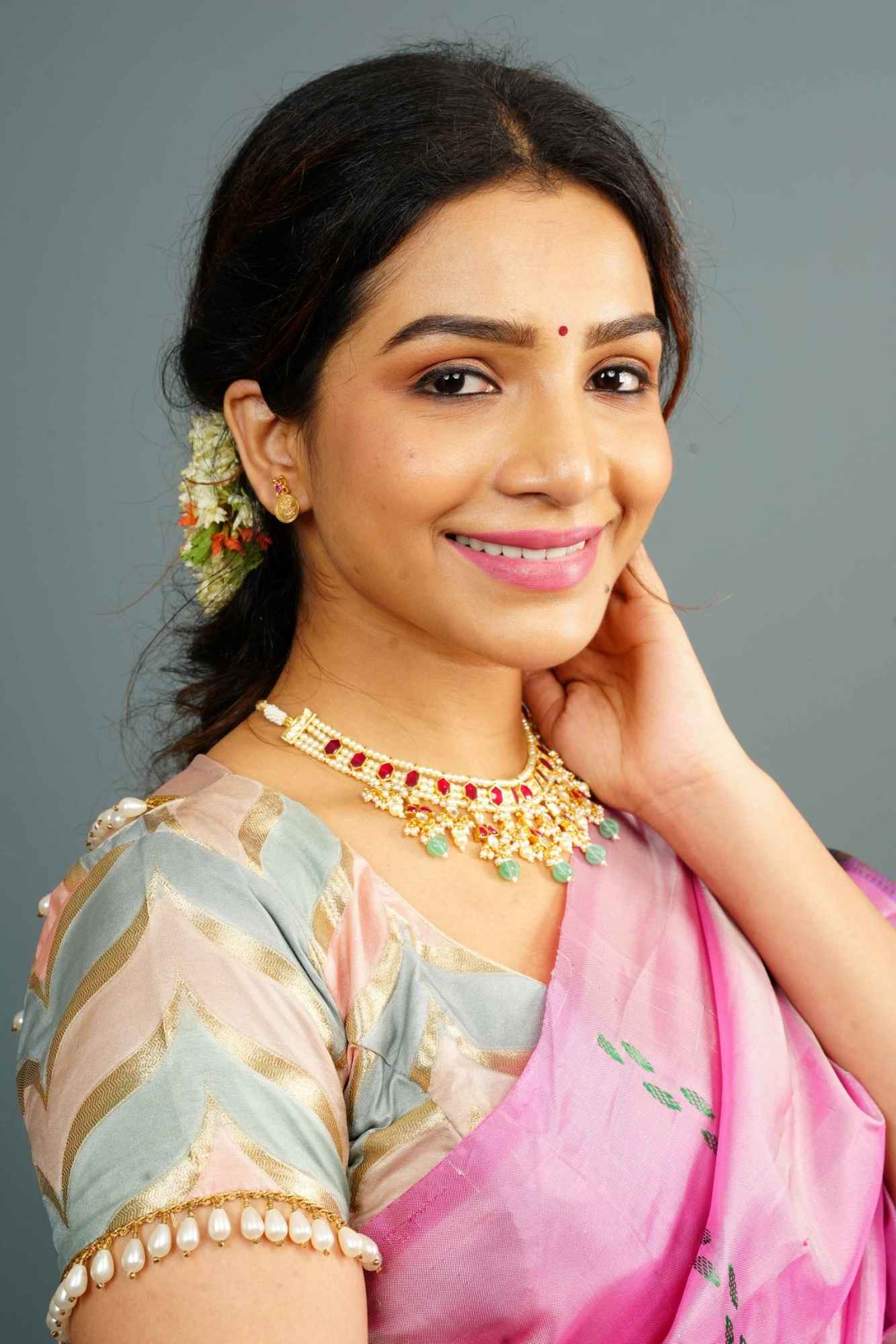 Banarasi Blouse in Gray Pink rangkaat designin pastel hues with beaded back detailing, Customizable, Made to Order