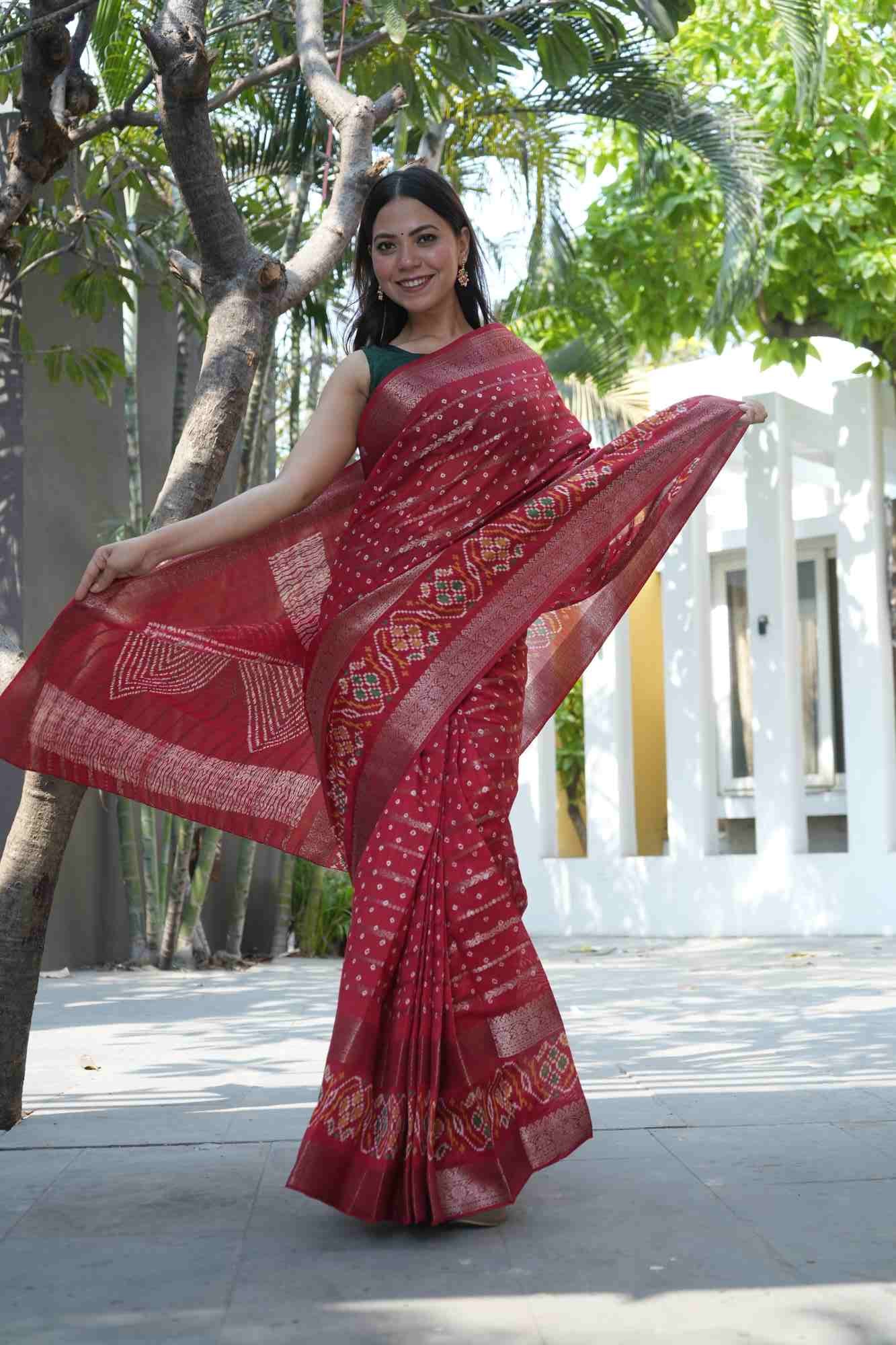 Soft cotton Silk with Zari Detail With Ornate Palla & Ikat Border 1 Minute Saree