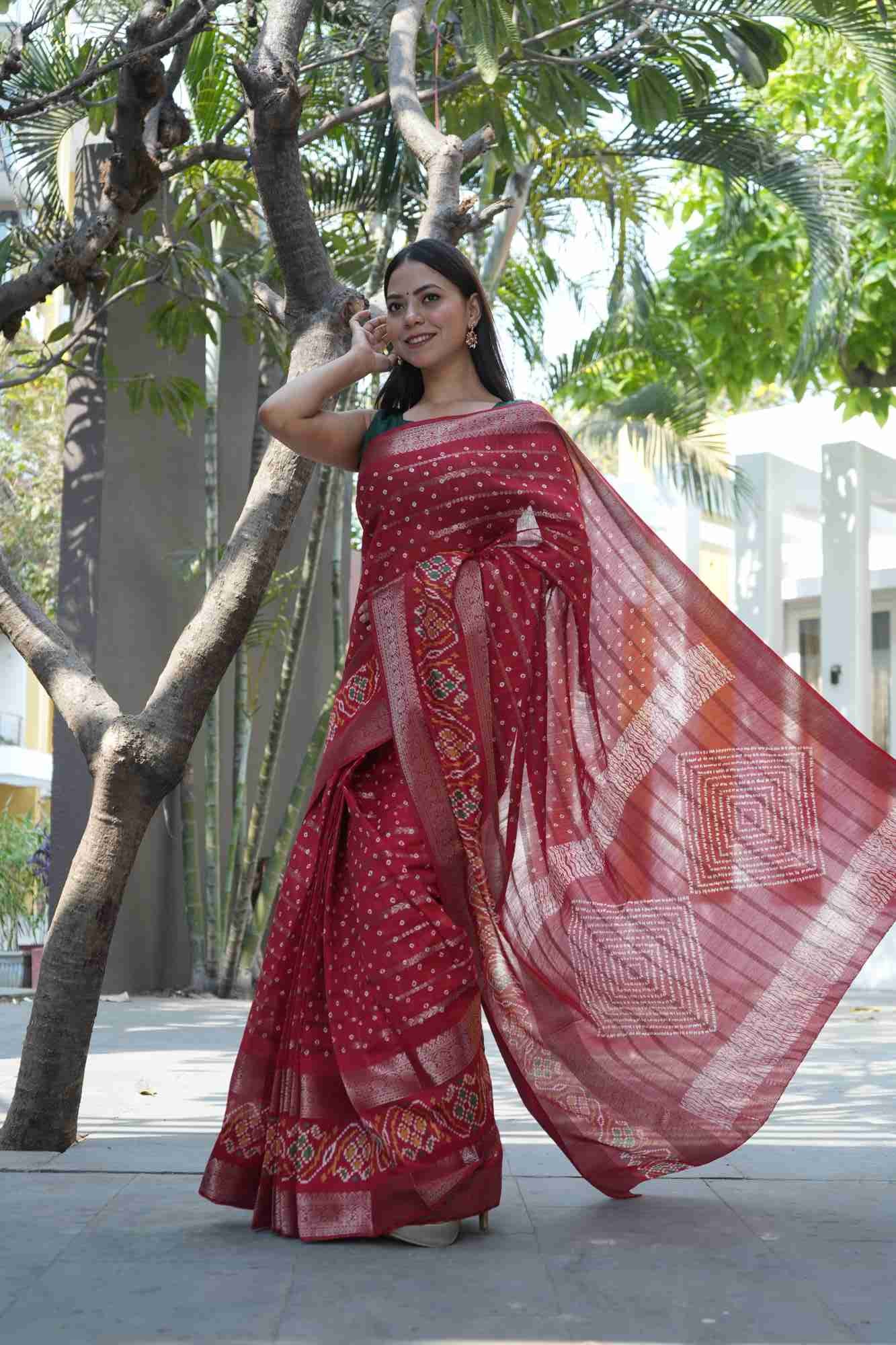 Soft cotton Silk with Zari Detail With Ornate Palla & Ikat Border 1 Minute Saree