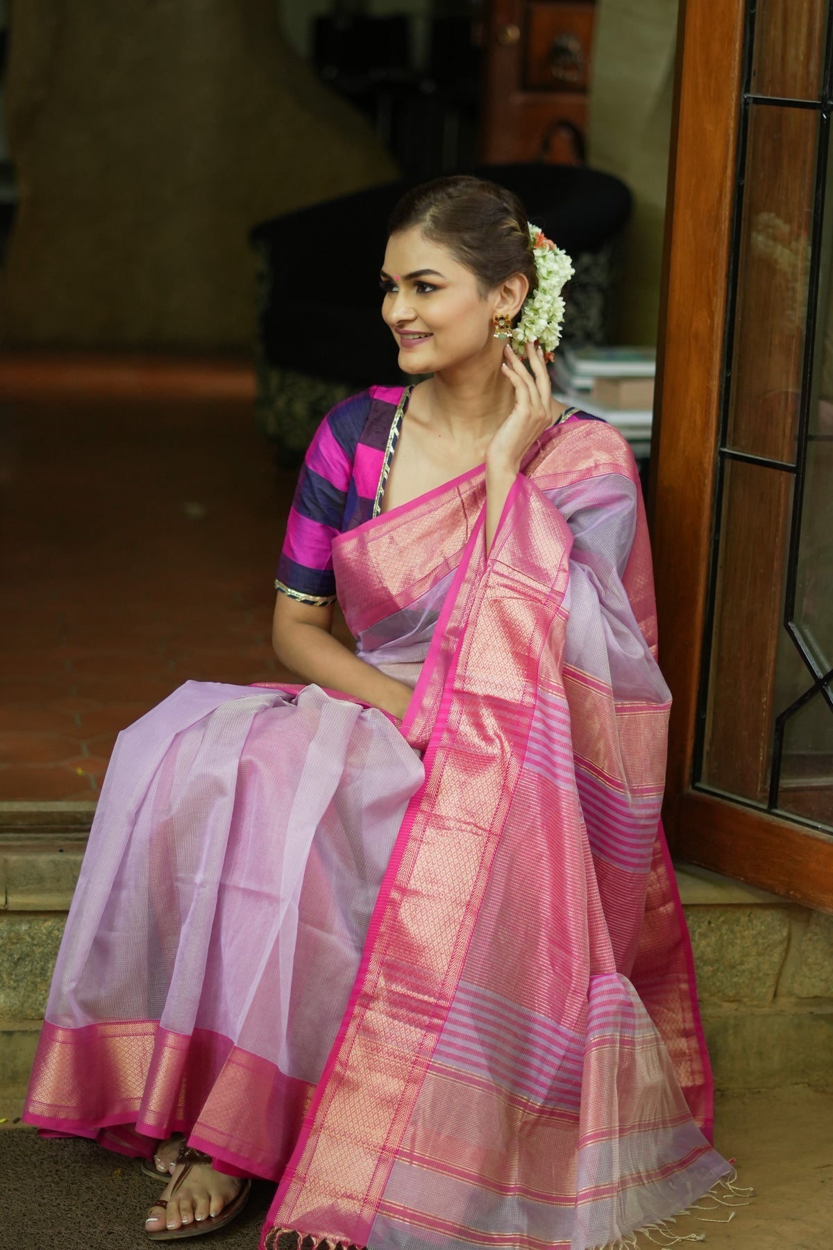 Handwoven Maheshwari silk cotton saree in Lilac with Pink | Shobitam