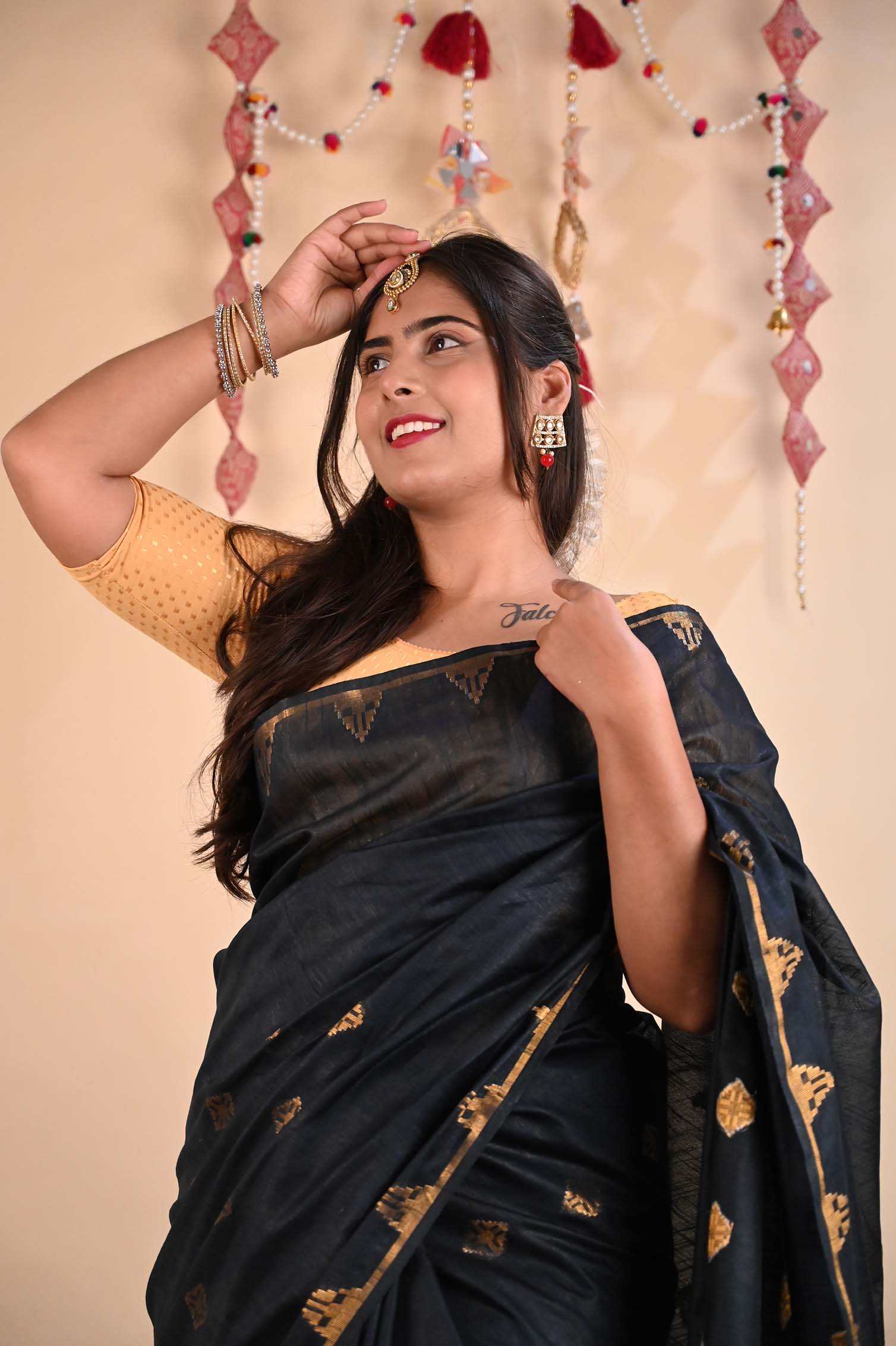 Ready To Wear Handwoven Linen Slub Black Zari interwoven Buttis Wrap in 1 minute saree - Isadora Life