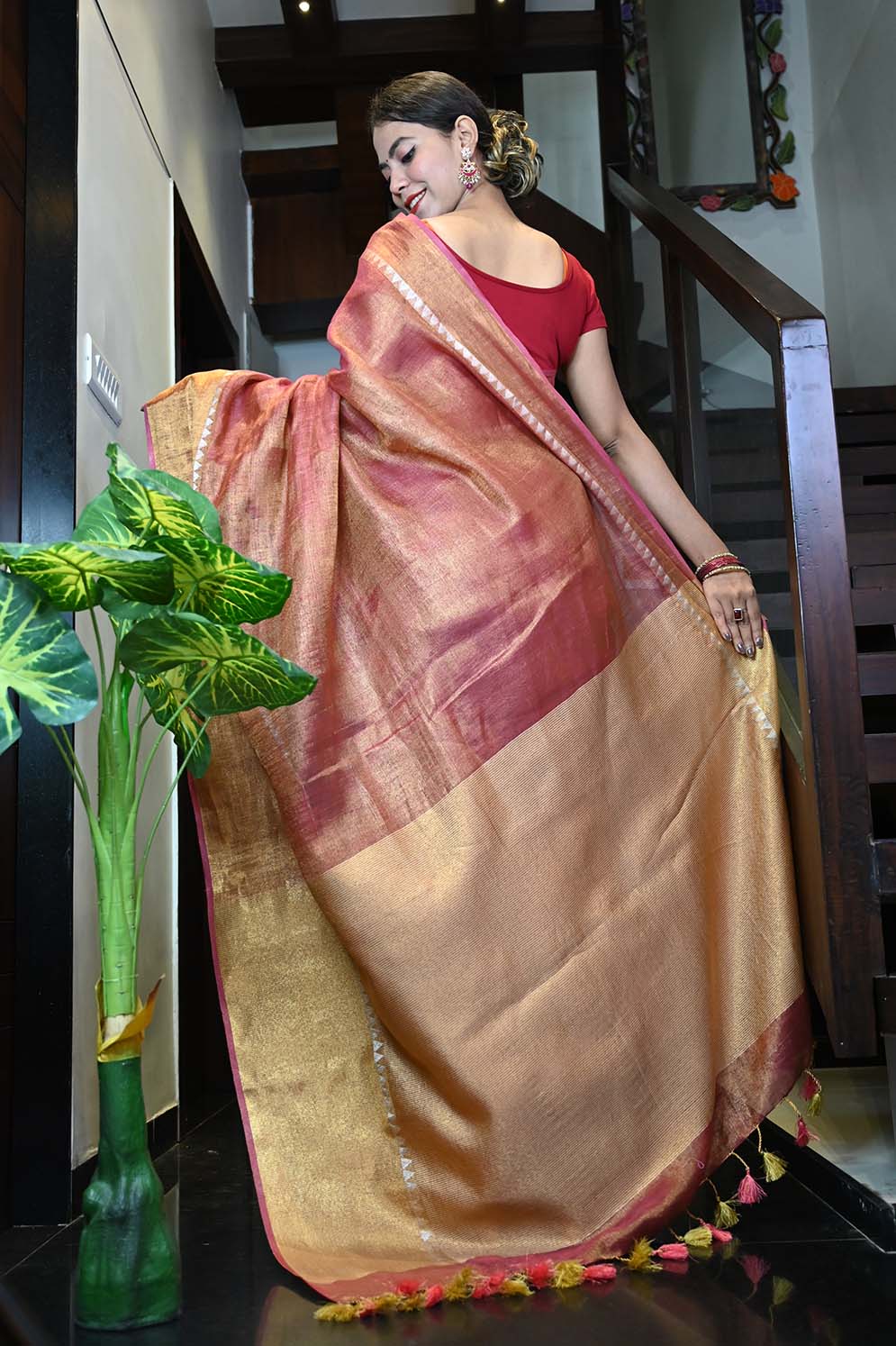 Ready To Wear Premium Tissue Linen With Temple Border & Ornate Pallu Wrap in 1 minute saree - Isadora Life