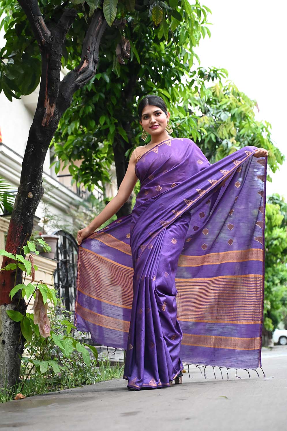 Ready To Wear Premium Purple Bhagalpuri Linen Slub Black Zari interwoven butis and ornate pallu Wrap in 1 minute saree - Isadora Life