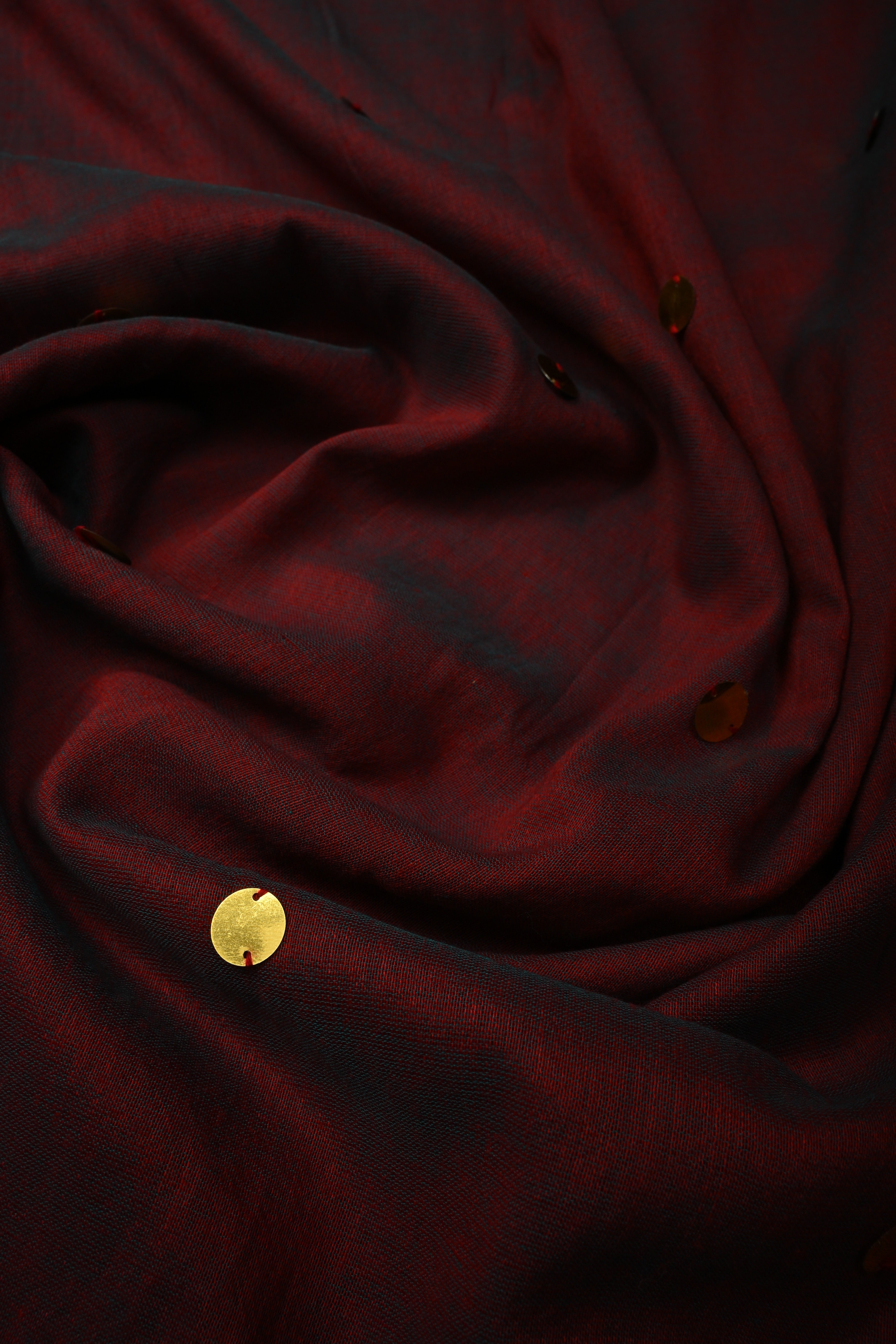 Red-Green Dual Tone Mercerized Mul Cotton saree in With Tikki work and Long Tassels, No Blouse Piece | Shobitam