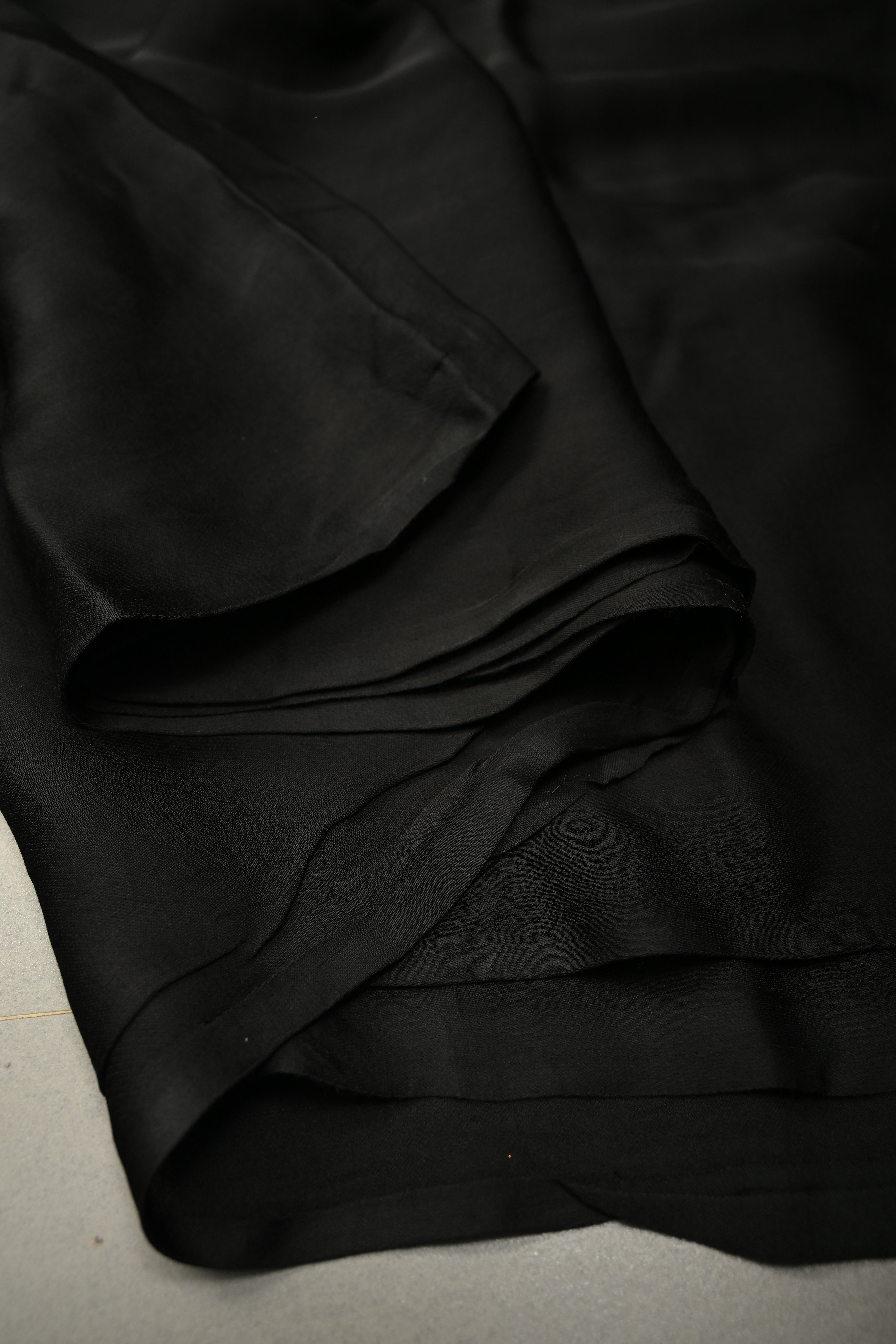 Black Borderless Modal Silk Saree with Lagda Patta Crushed Tissue Pallu | Shobitam