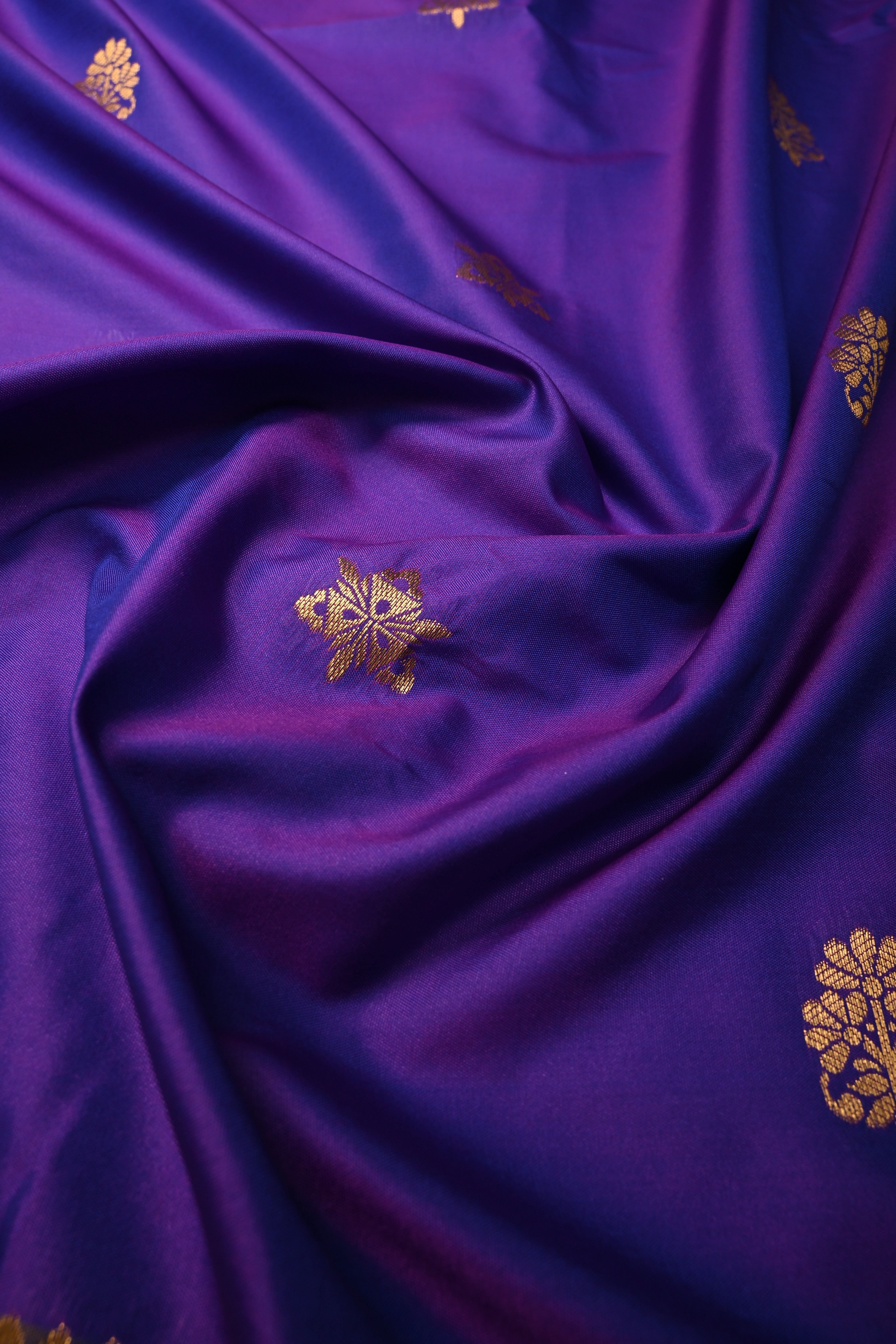 Purple Dual tone Kanchi Semi Silk Saree with Zari Buttas and Rettaipet Zari Border | SHOBITAM