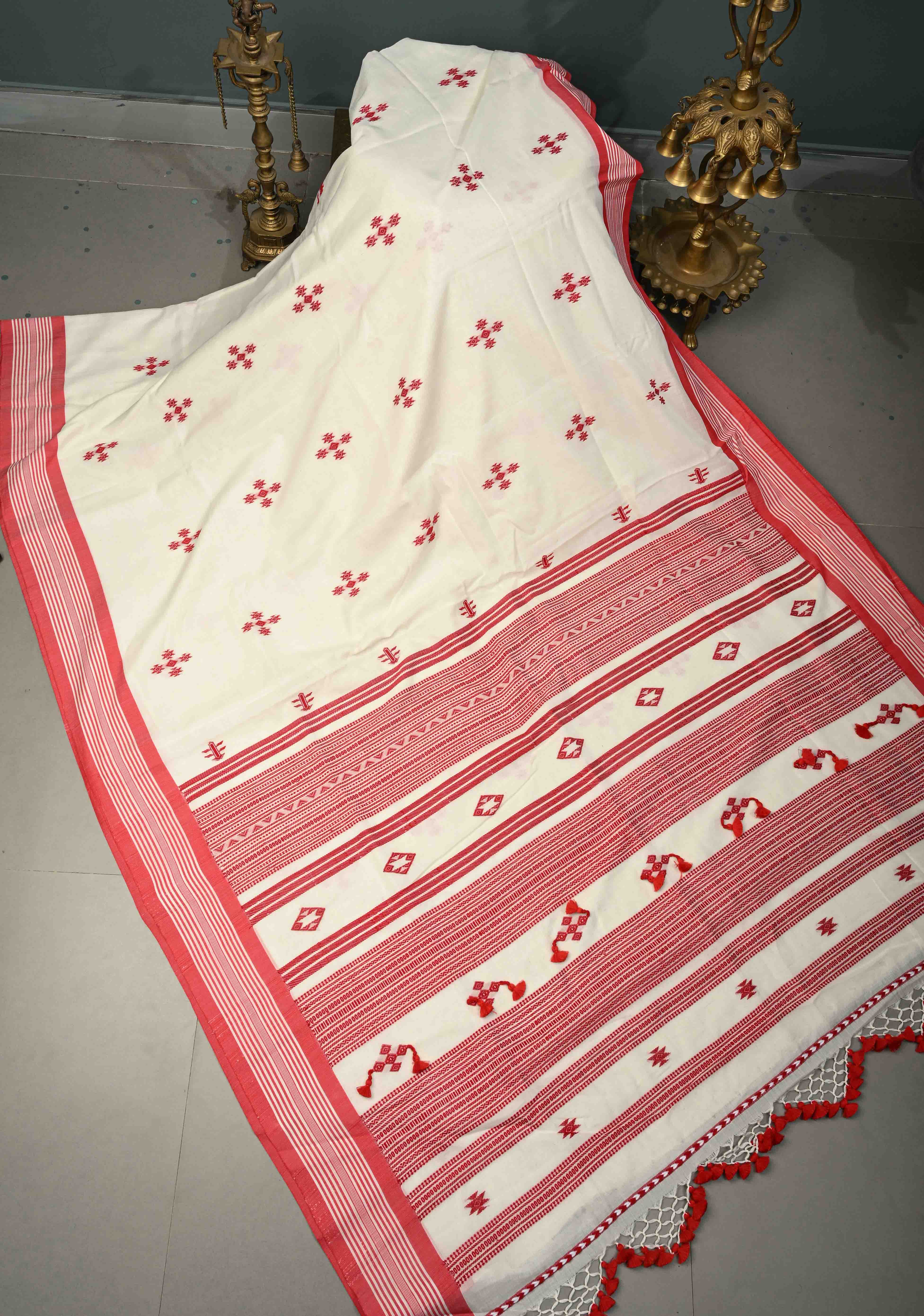 Off White Handloom Bengal Cotton Saree with Resham Buttas and Contrast Borders | Shobitam