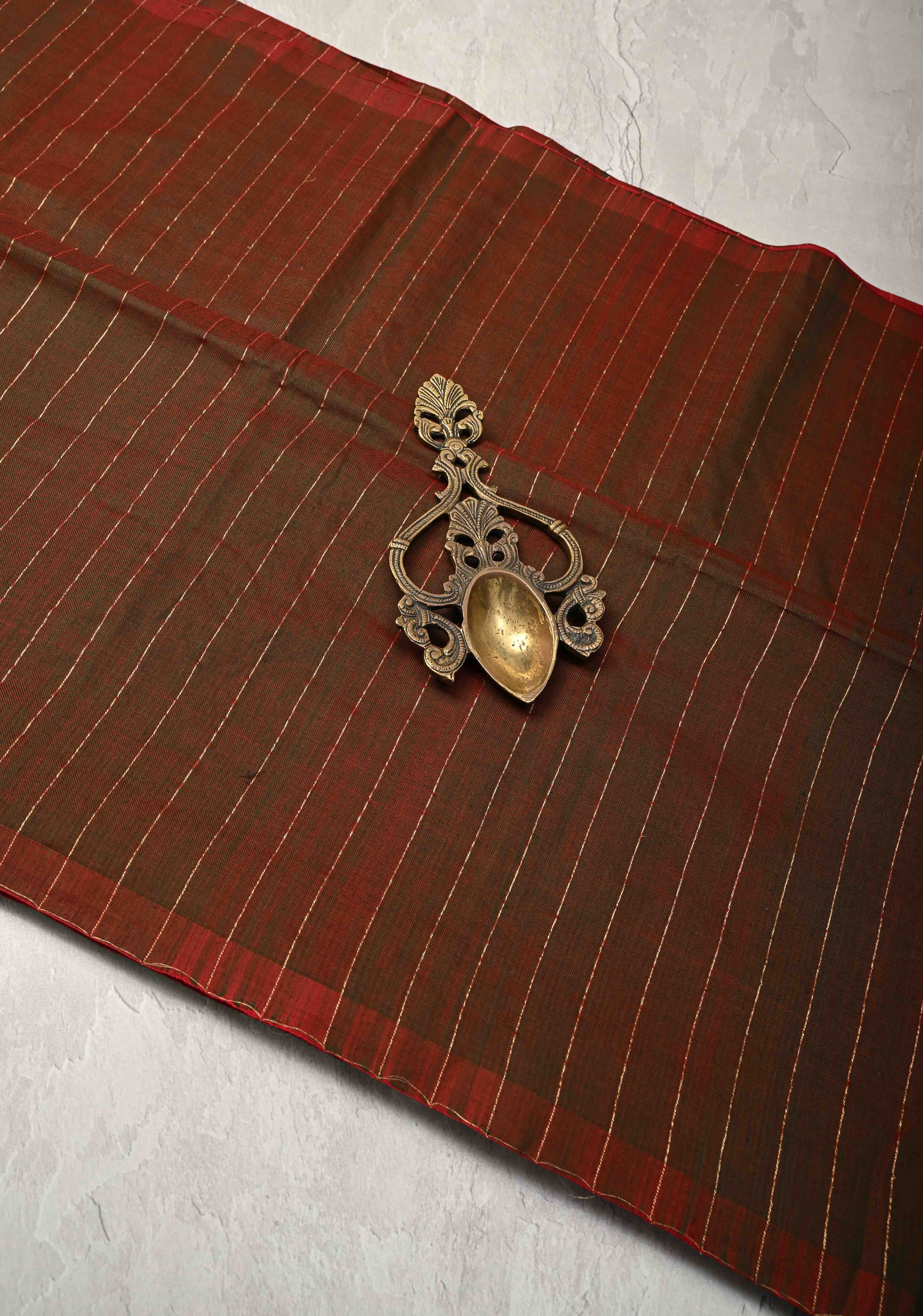 green and red Reversible Maheshwari Mercerized Cotton Saree with extralong tassels, no blouse piece | Shobitam