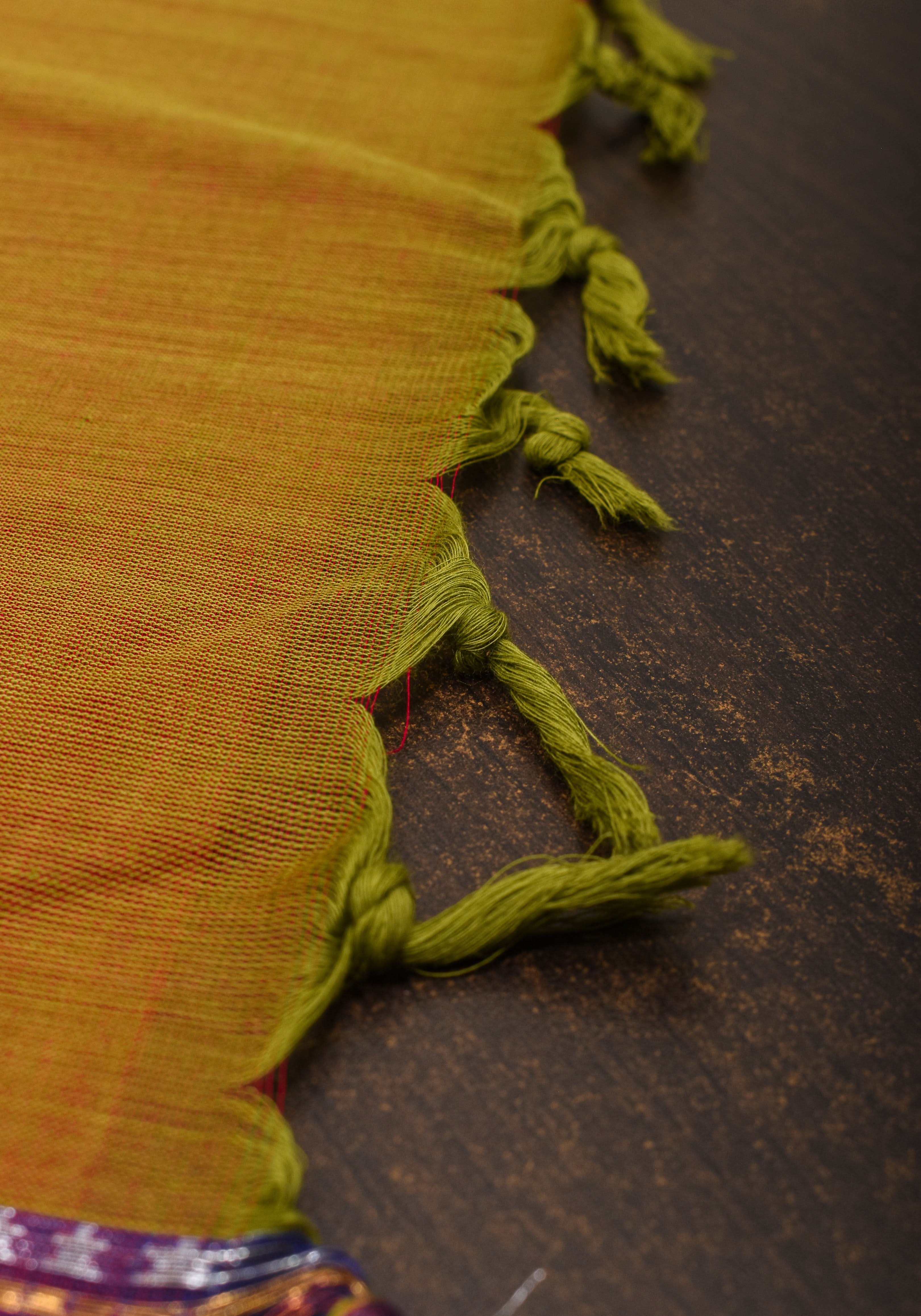 Green-Red Dual tone Kanchi Cotton Saree with Ganga Jamuna zari border, No Blouse piece | Shobitam