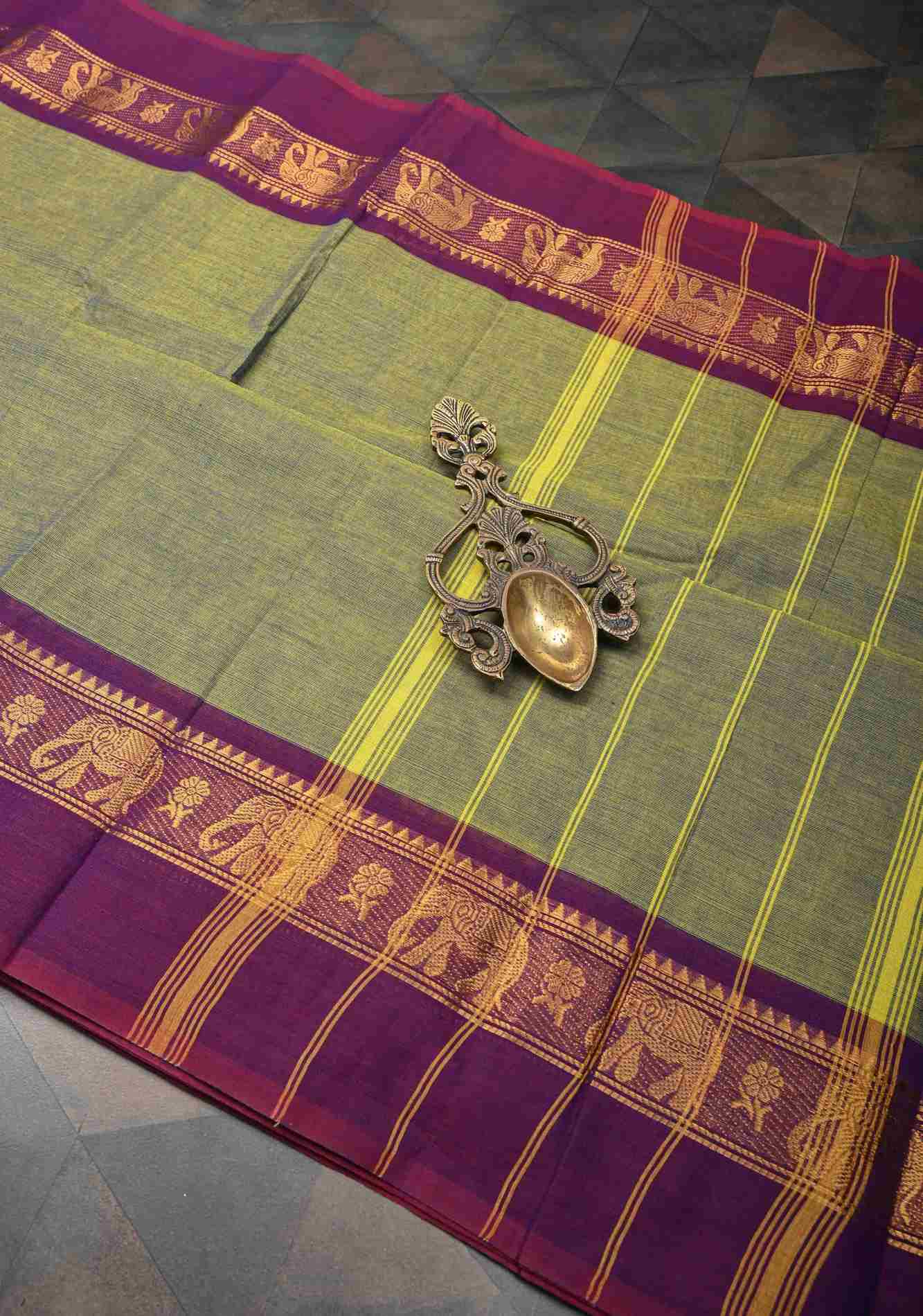 Green Kanchi Cotton Saree With Zari borders | No Blouse piece