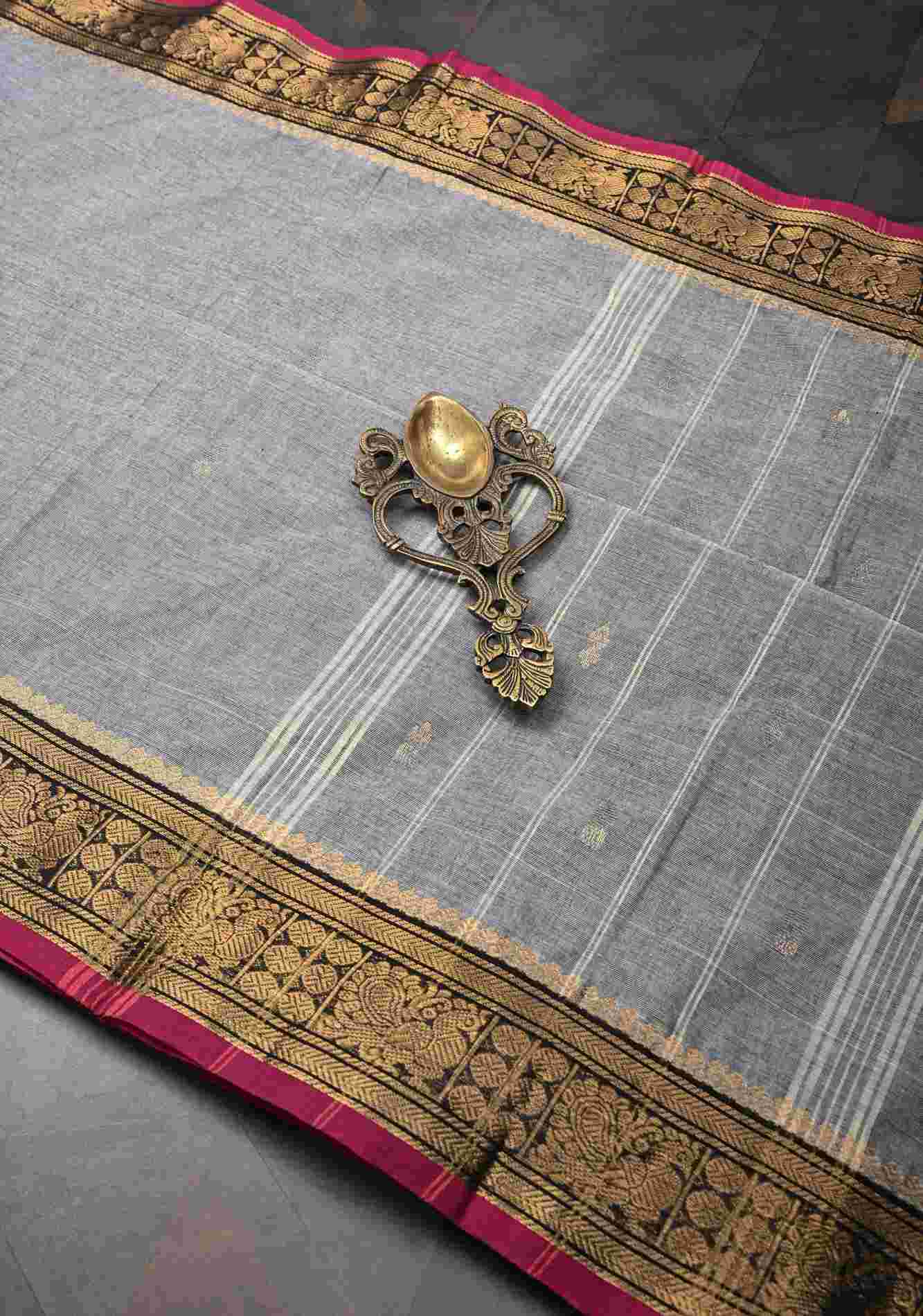 Gray Kanchi Cotton Saree with Zari Buttas And Contrast Zari Border | No Blouse piece