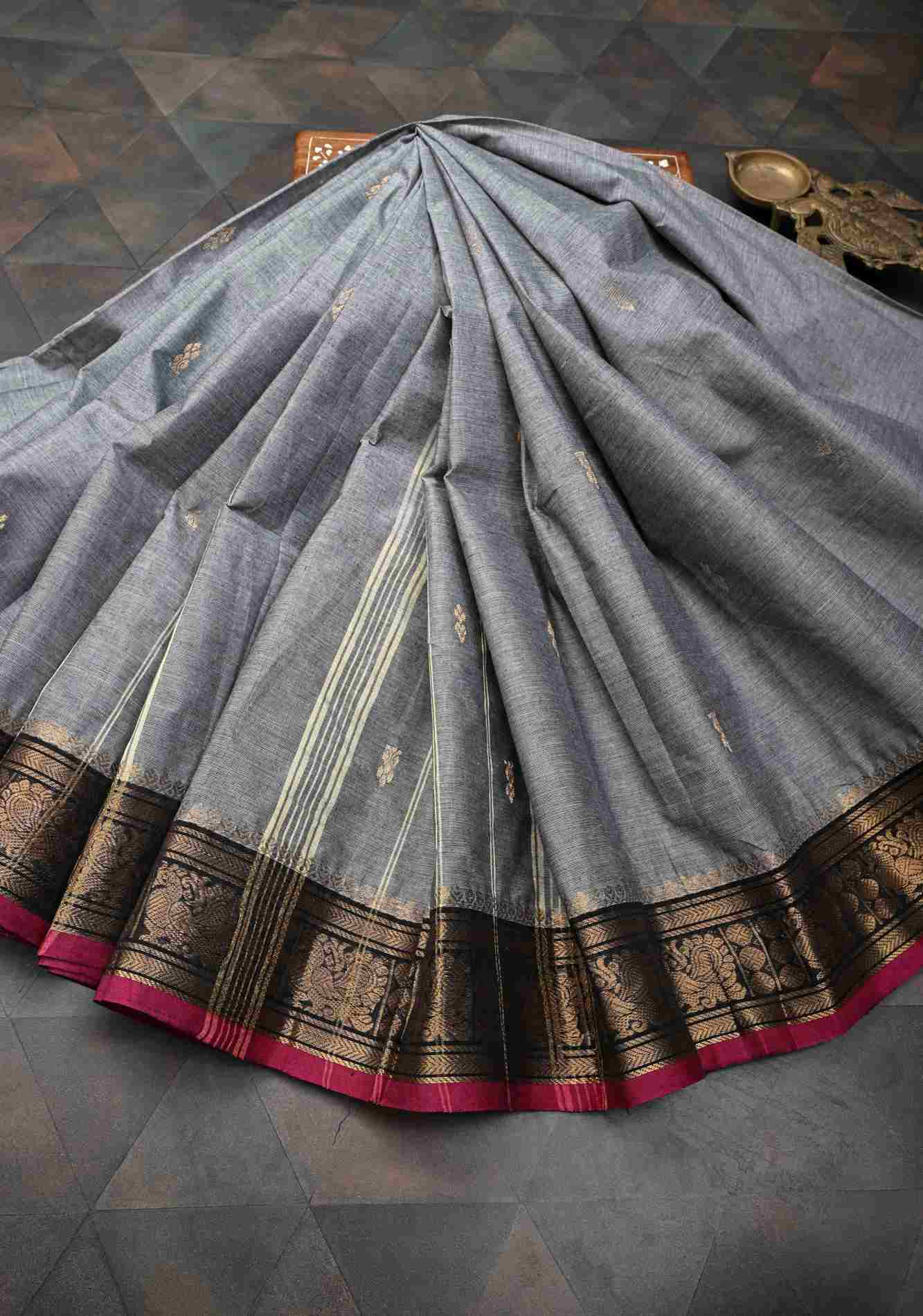 Gray Kanchi Cotton Saree with Zari Buttas And Contrast Zari Border | No Blouse piece