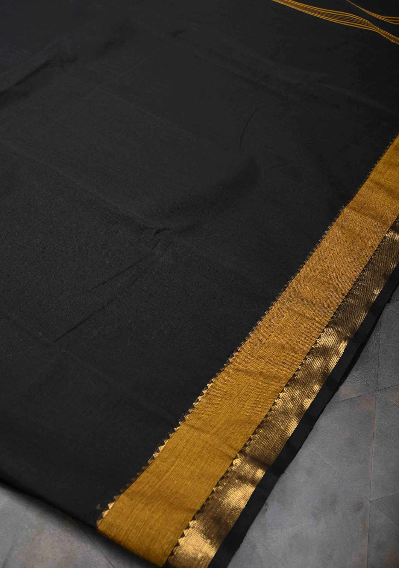 Black Kanchi Cotton Saree with Contrast Zari Border | No Blouse piece